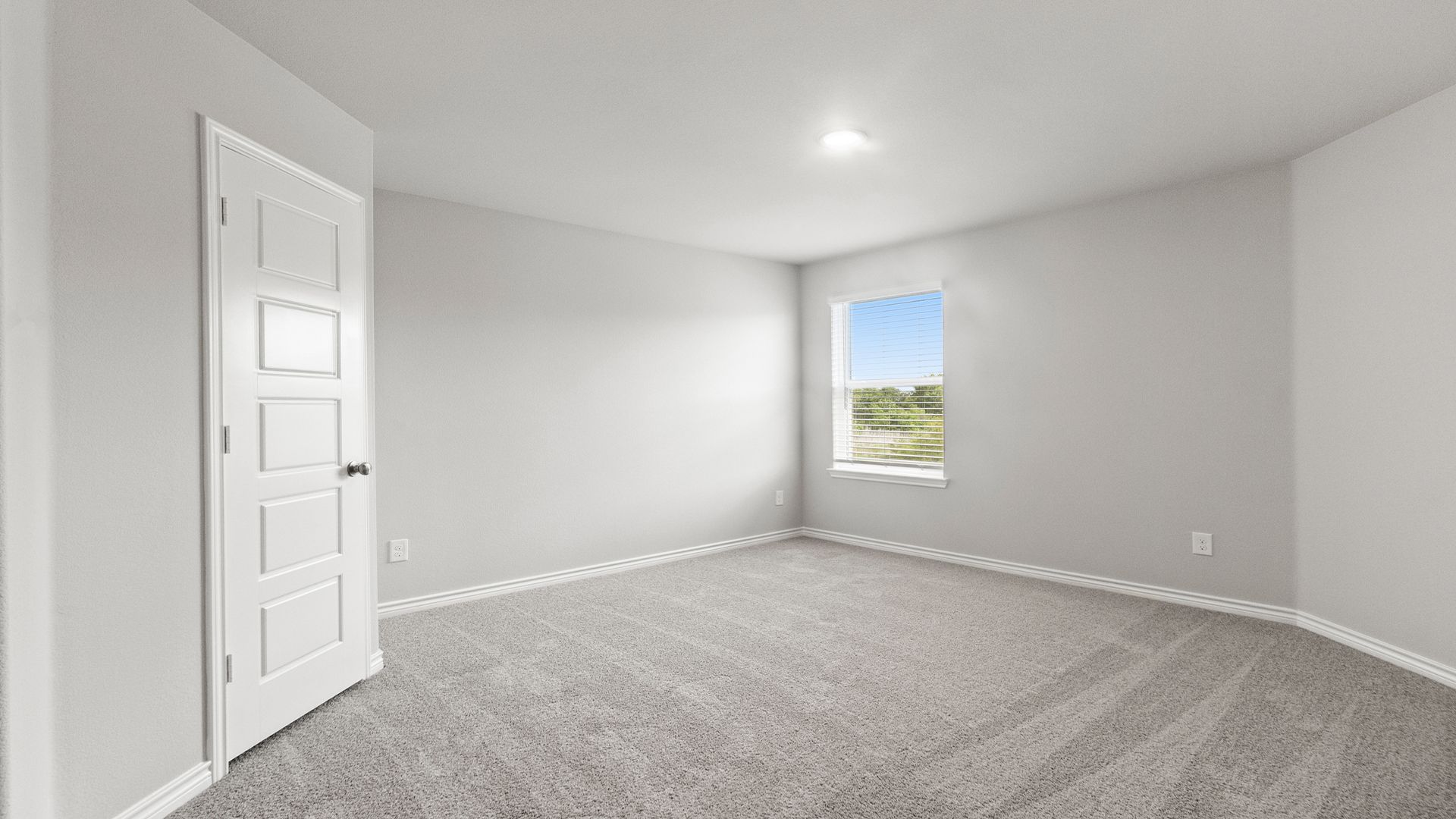 Secondary bedroom