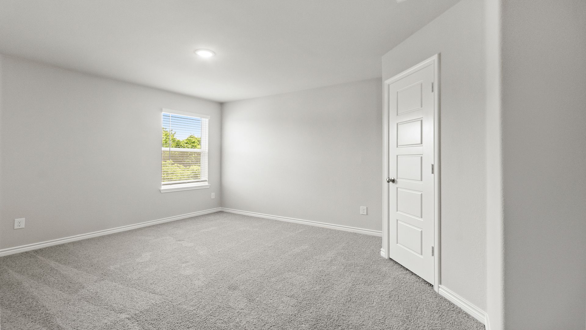Secondary bedroom