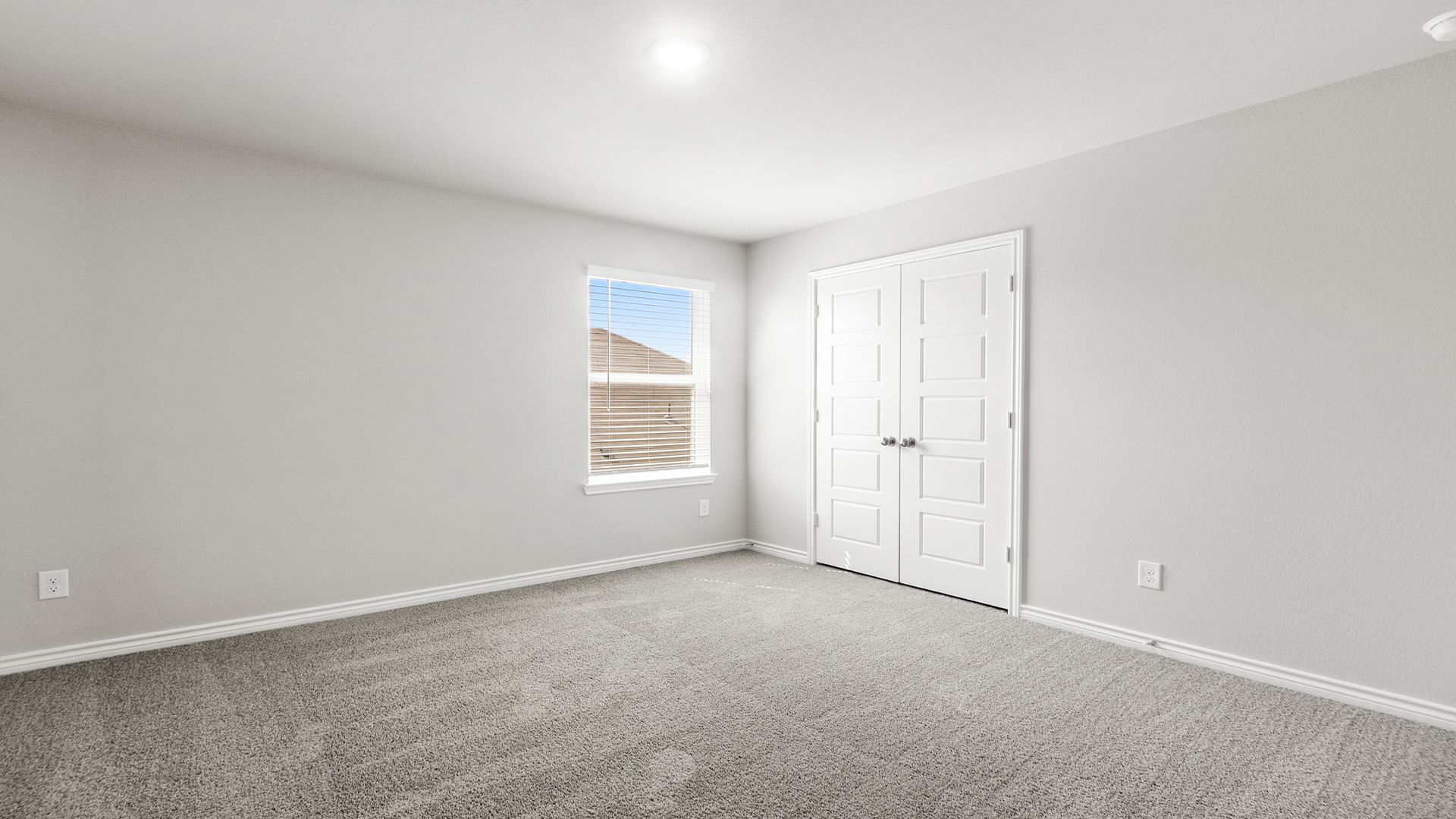 Secondary bedroom