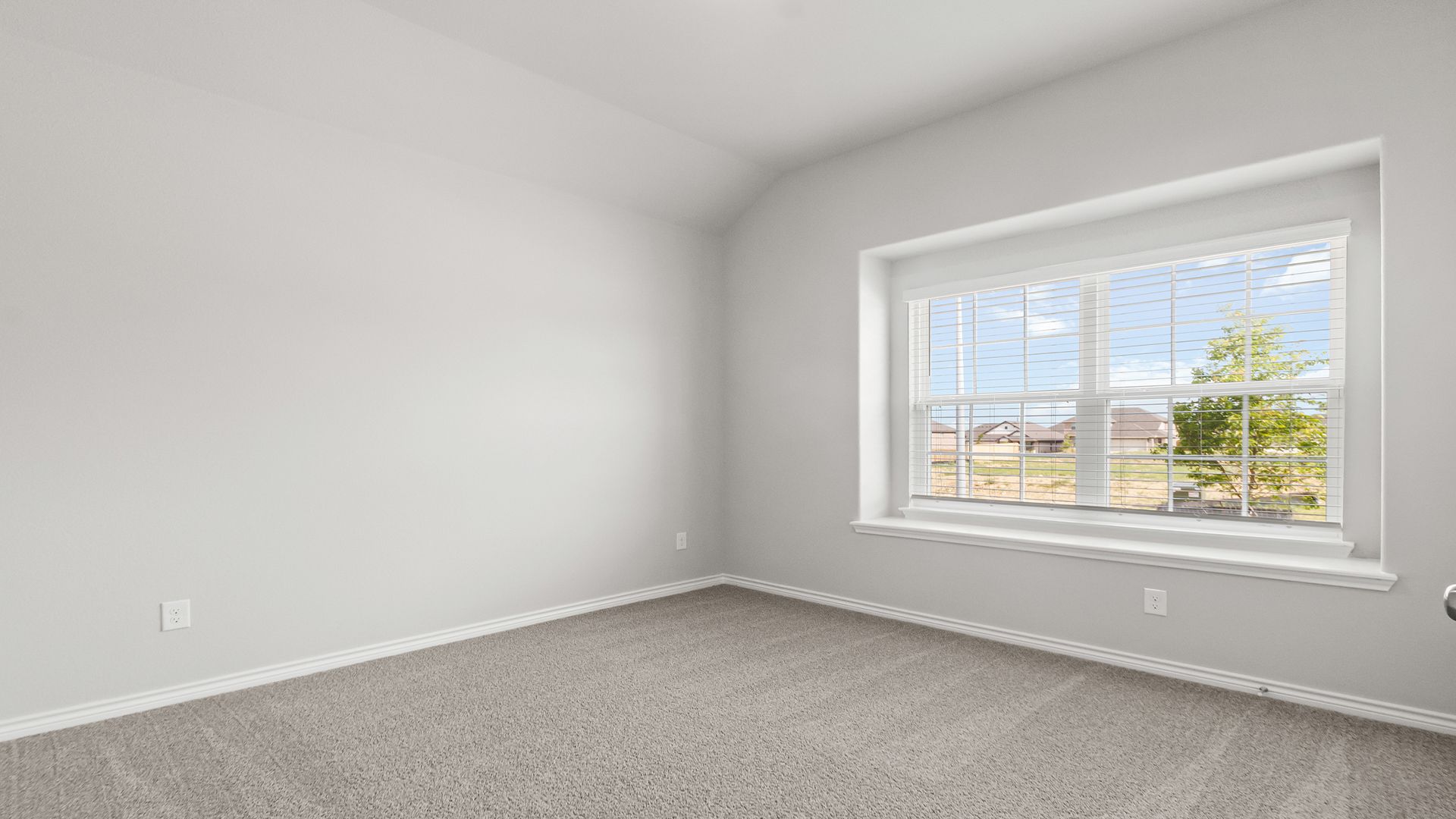 Secondary bedroom