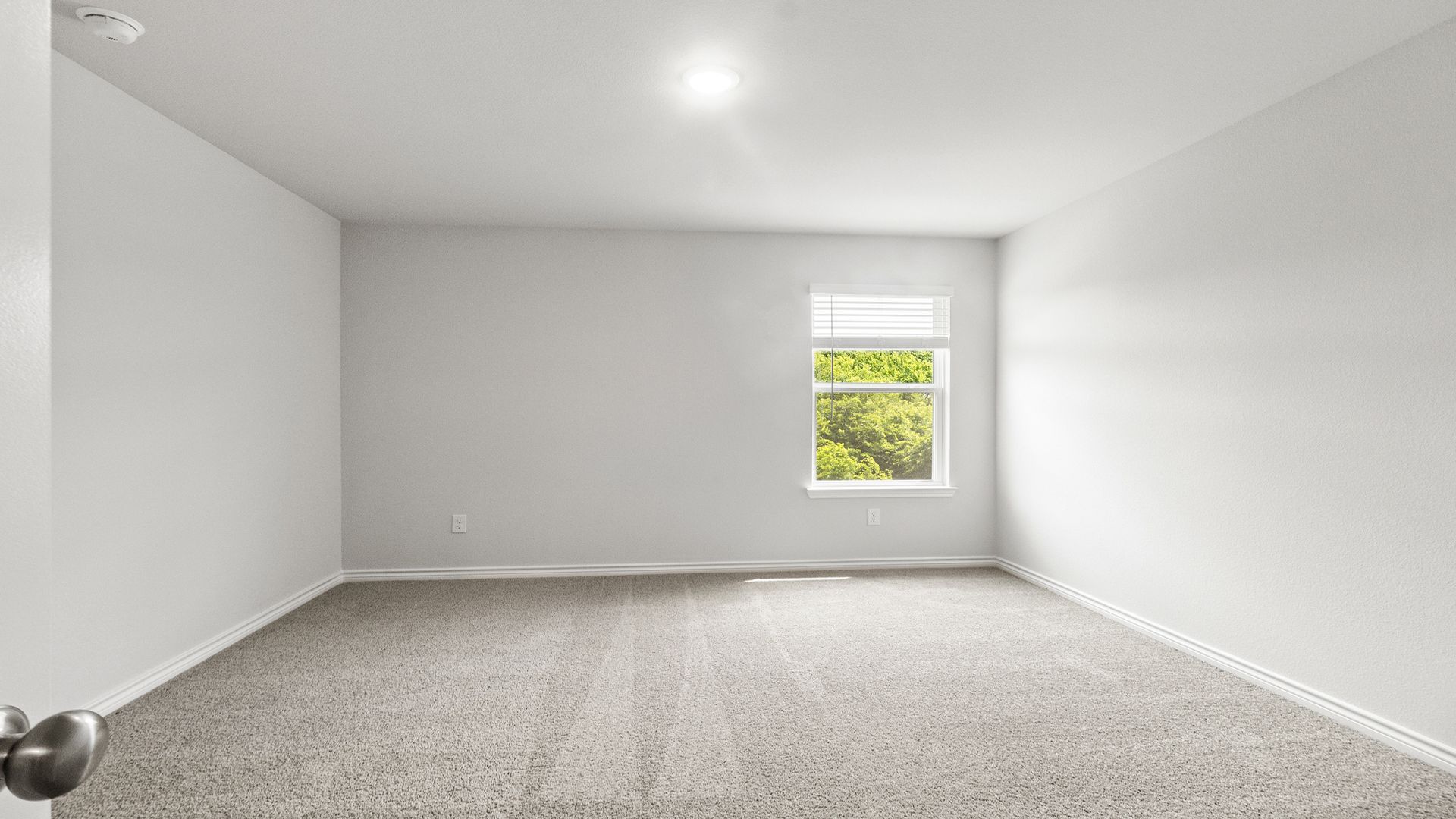 Secondary bedroom