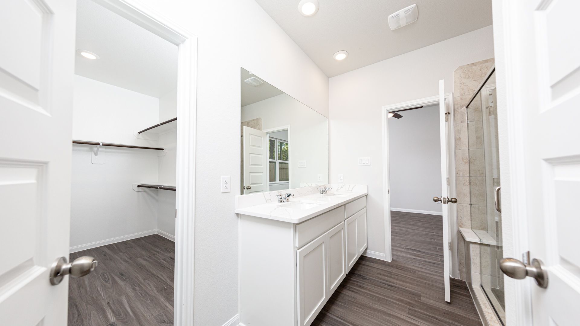 Images are a model representation and may depict options and upgrades not featured on the home available for purchase.