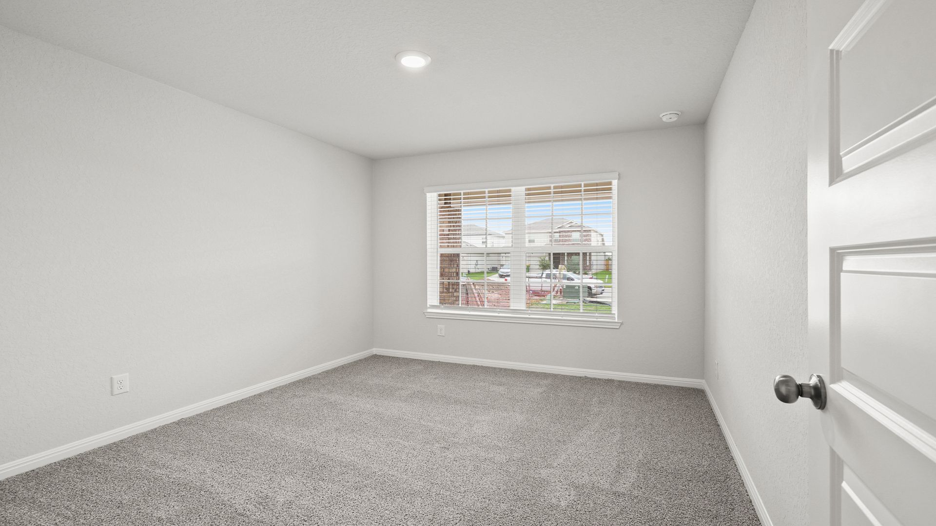 Secondary bedroom