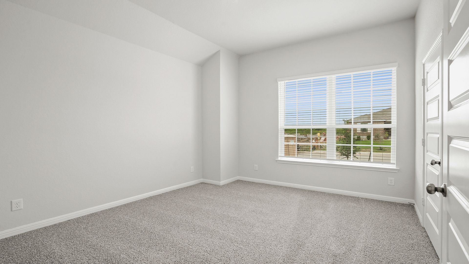 Secondary bedroom