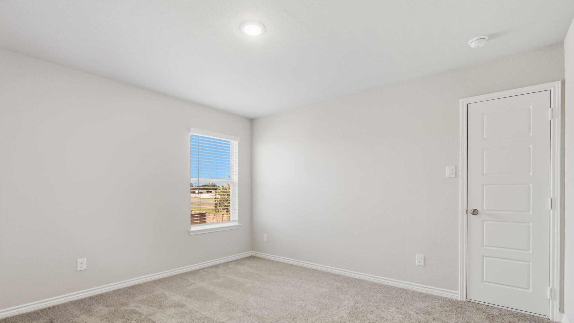 Secondary bedroom