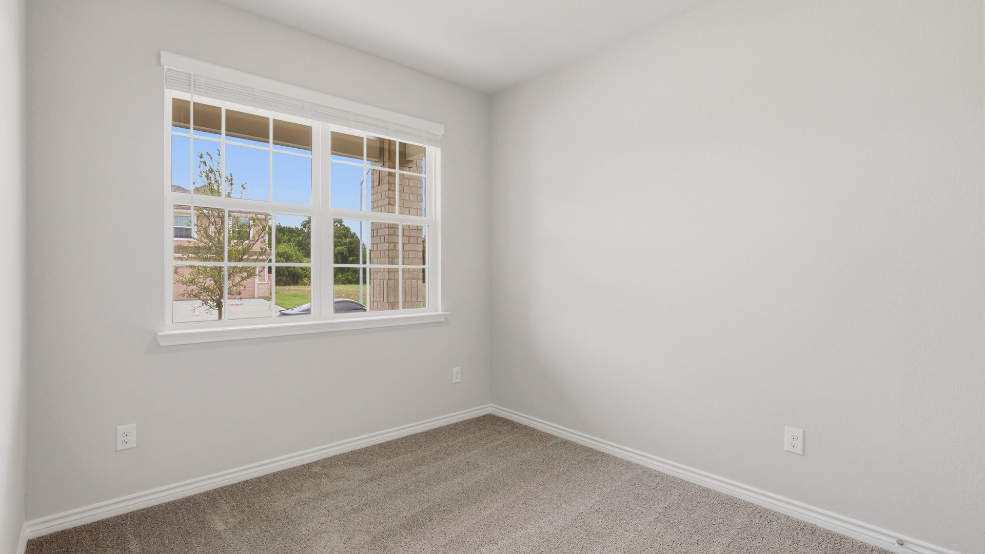 Secondary bedroom