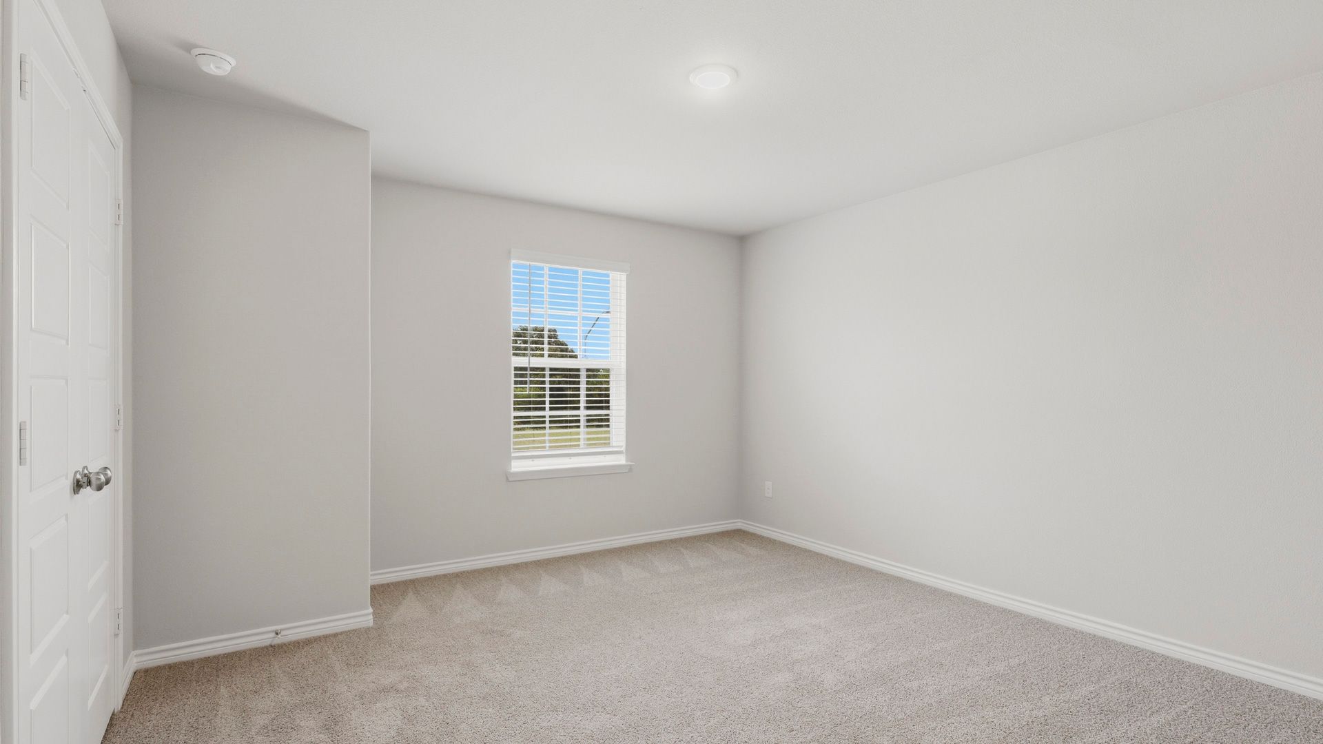 Secondary bedroom
