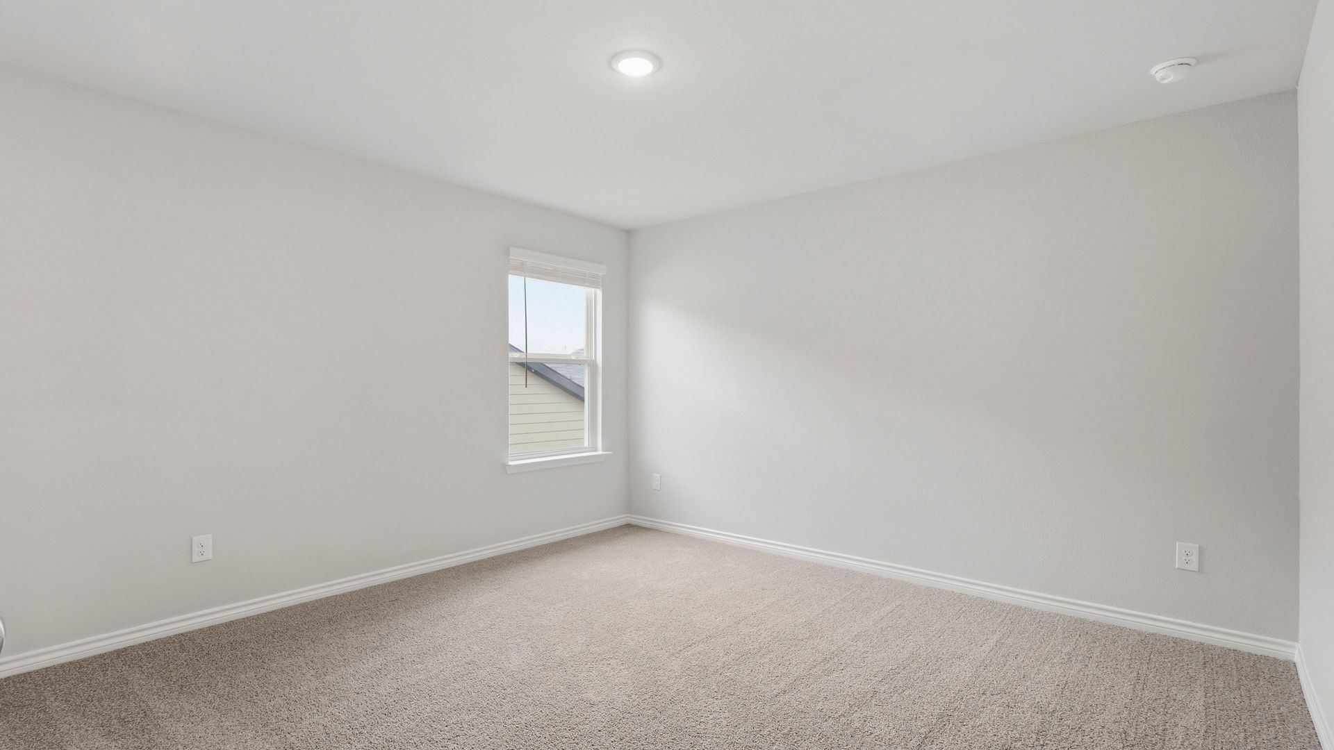Secondary bedroom