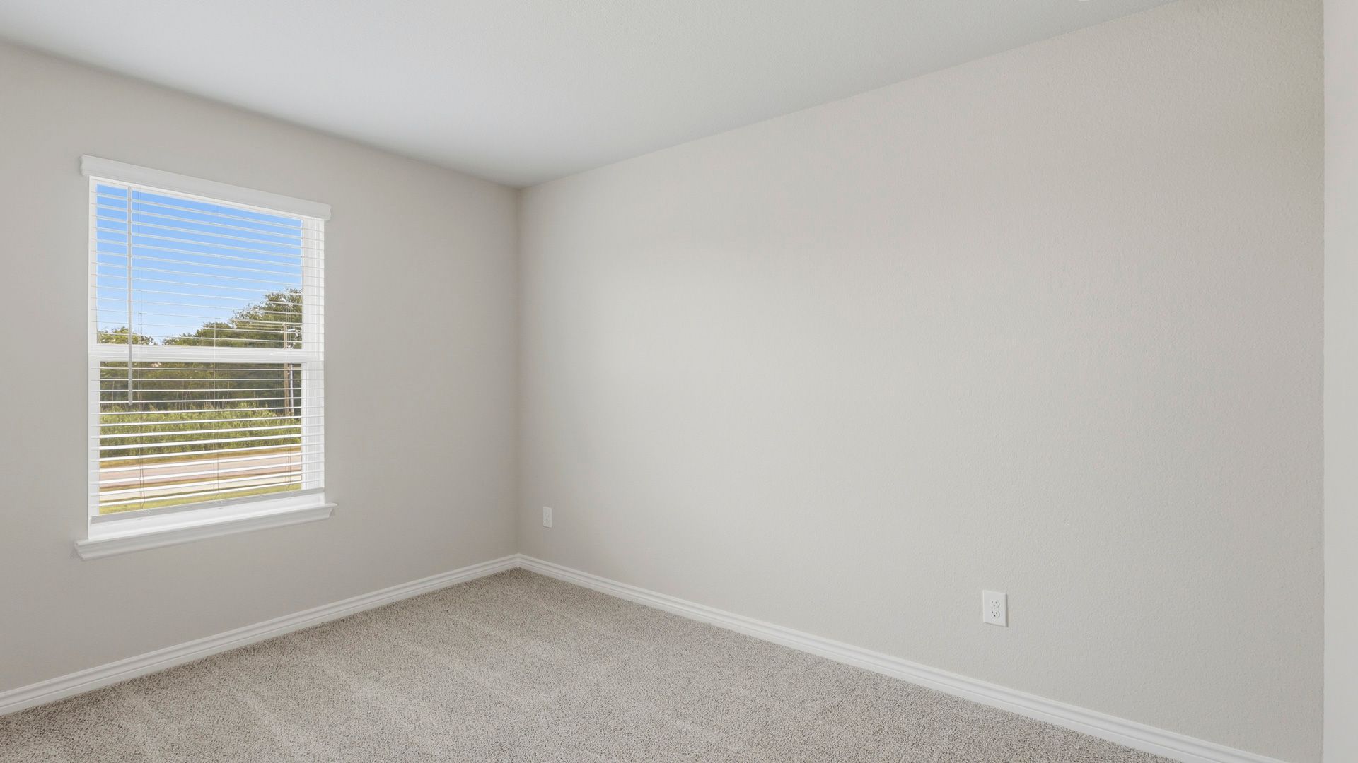 Secondary bedroom