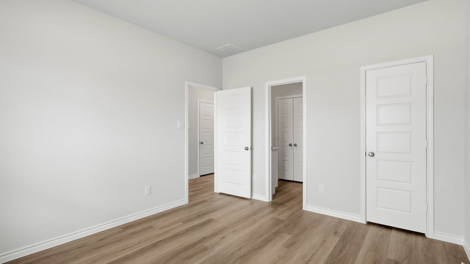Secondary bedroom