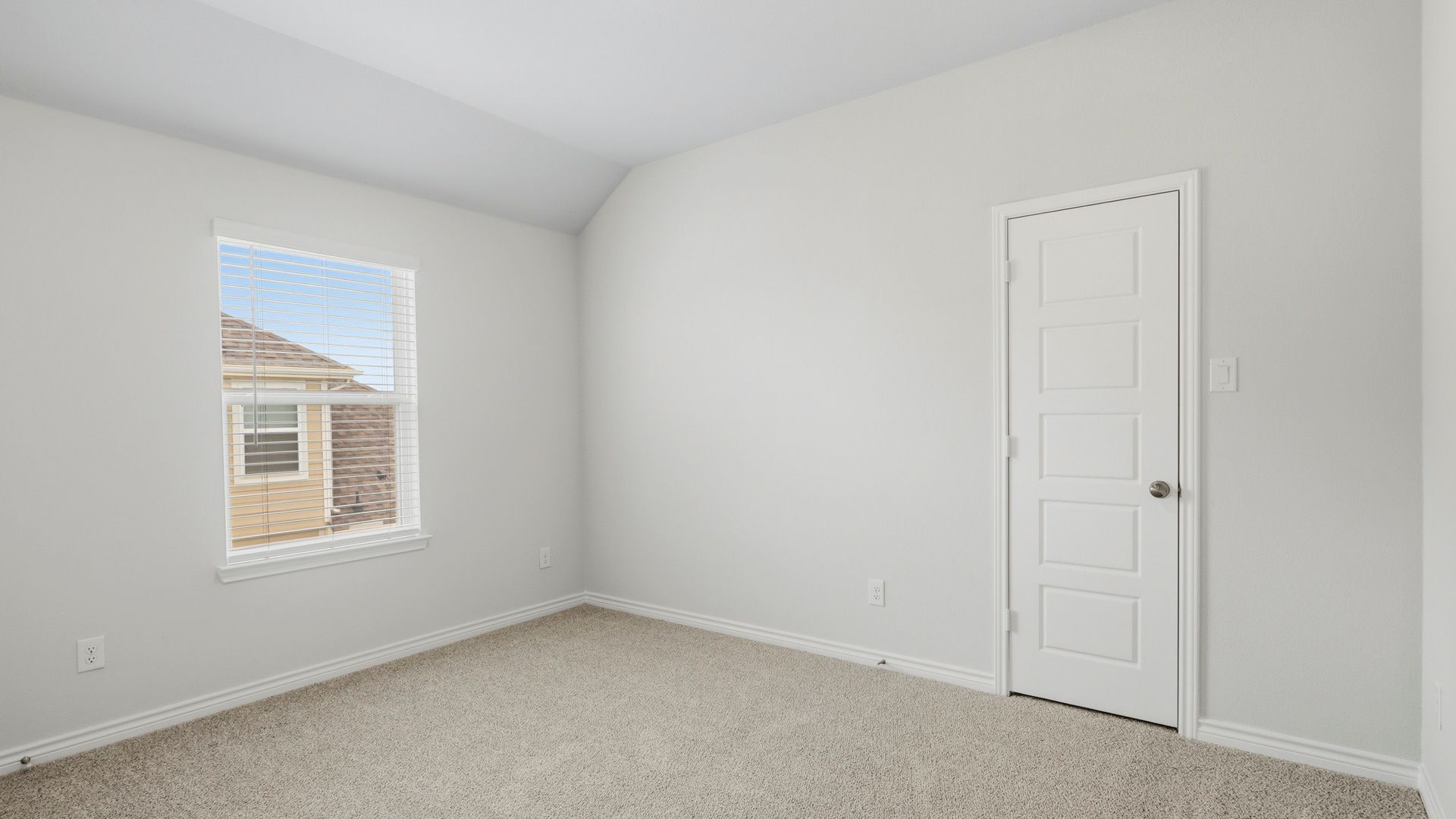 Secondary bedroom