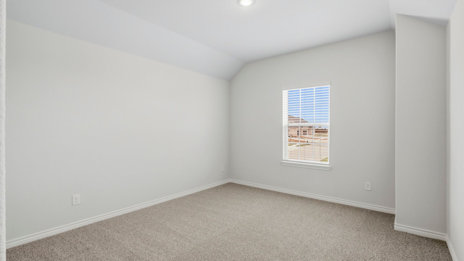 Secondary bedroom