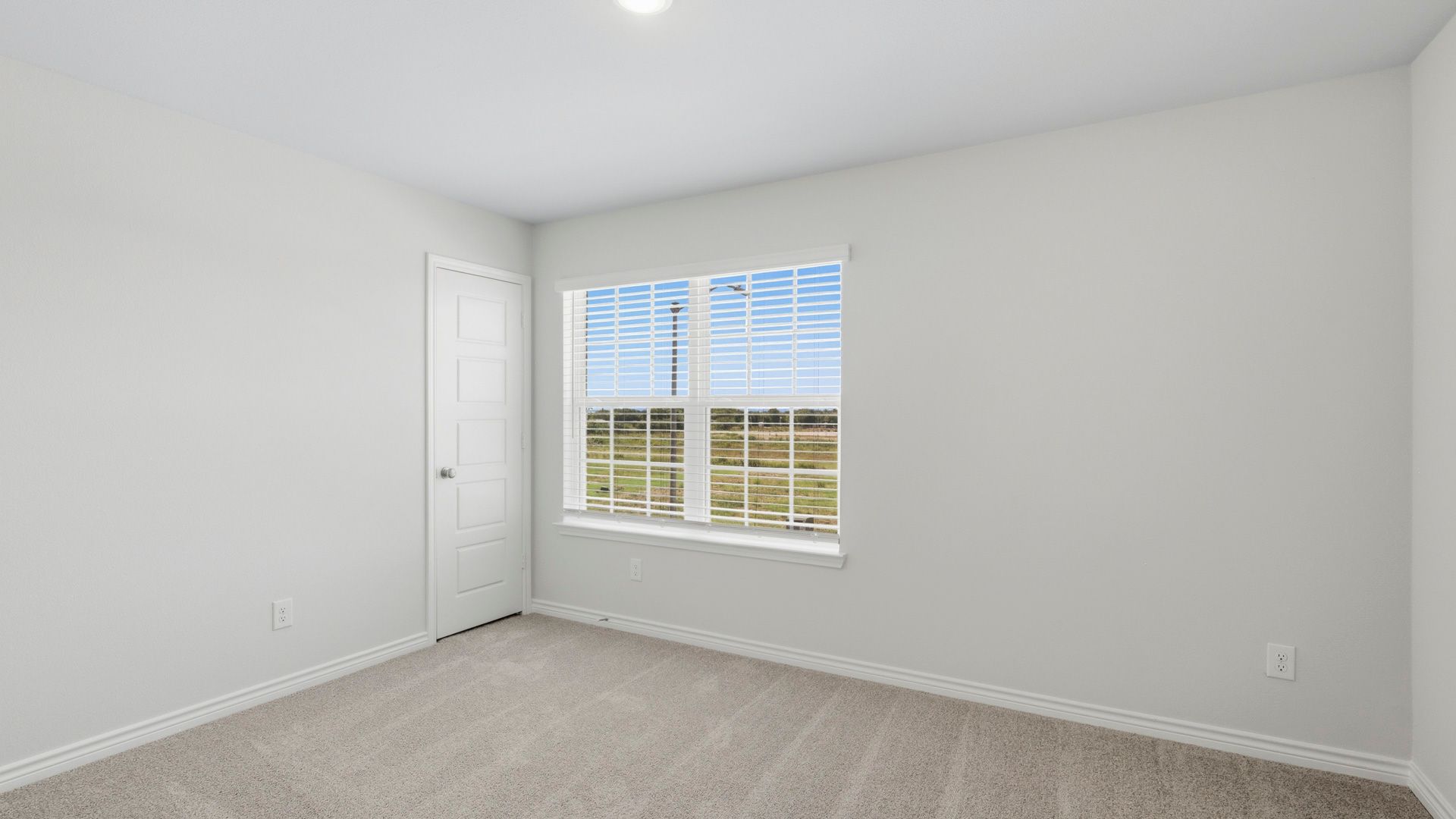 Secondary bedroom