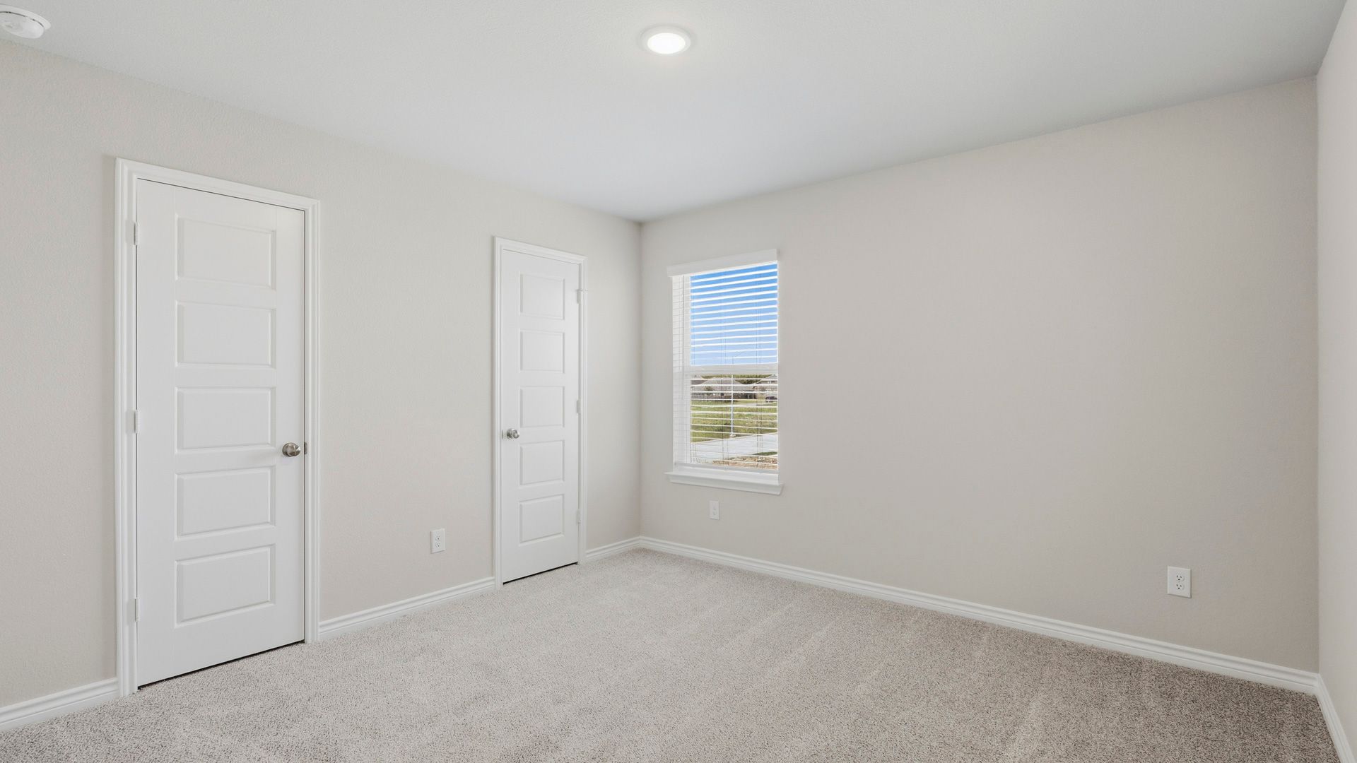 Secondary bedroom