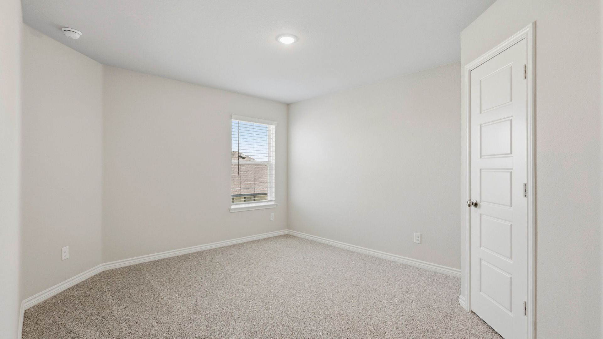 Secondary bedroom