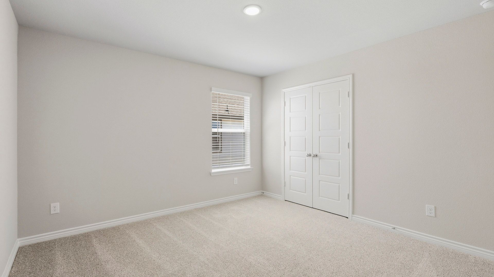 Secondary bedroom