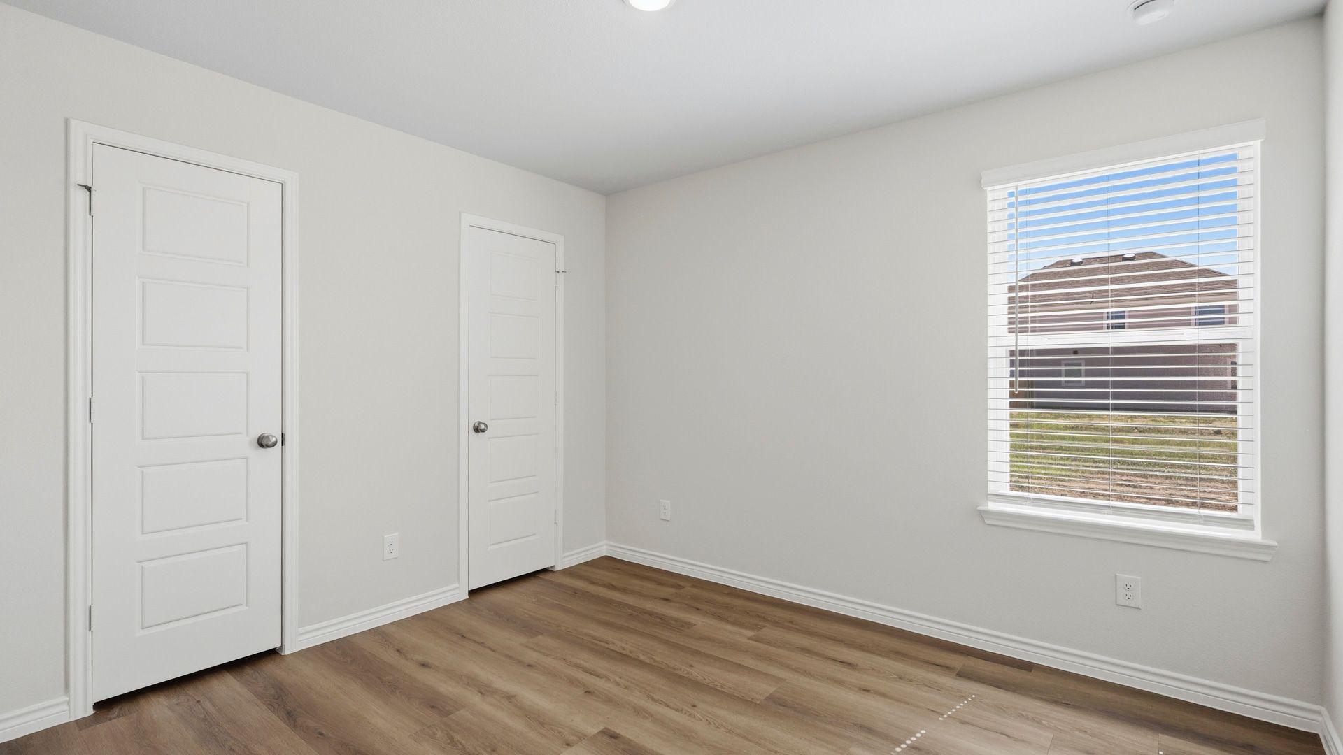 Secondary bedroom
