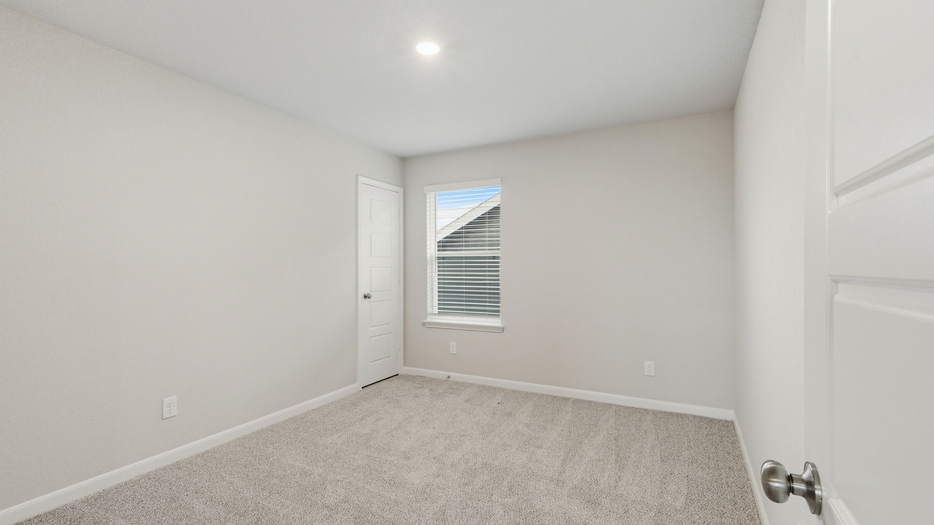 Secondary bedroom