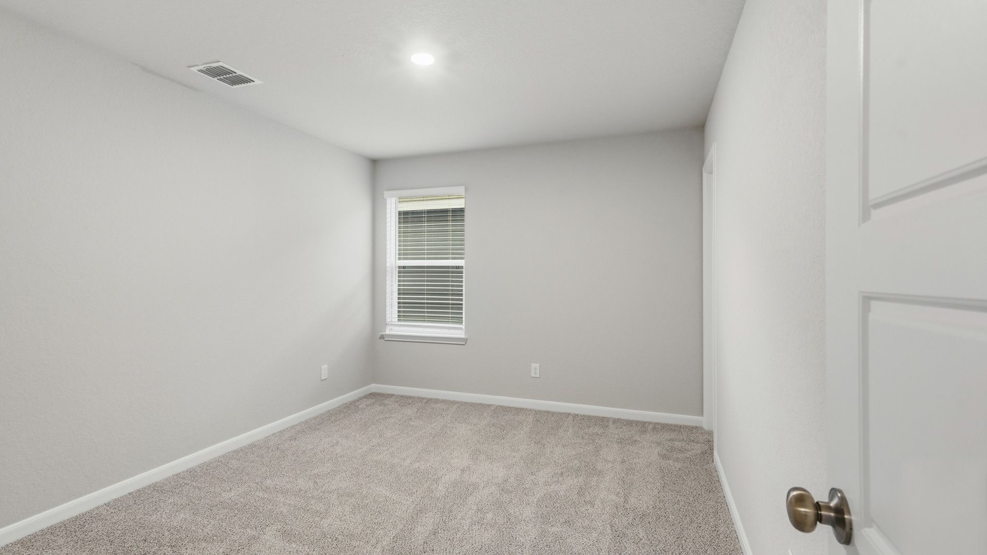 Secondary bedroom