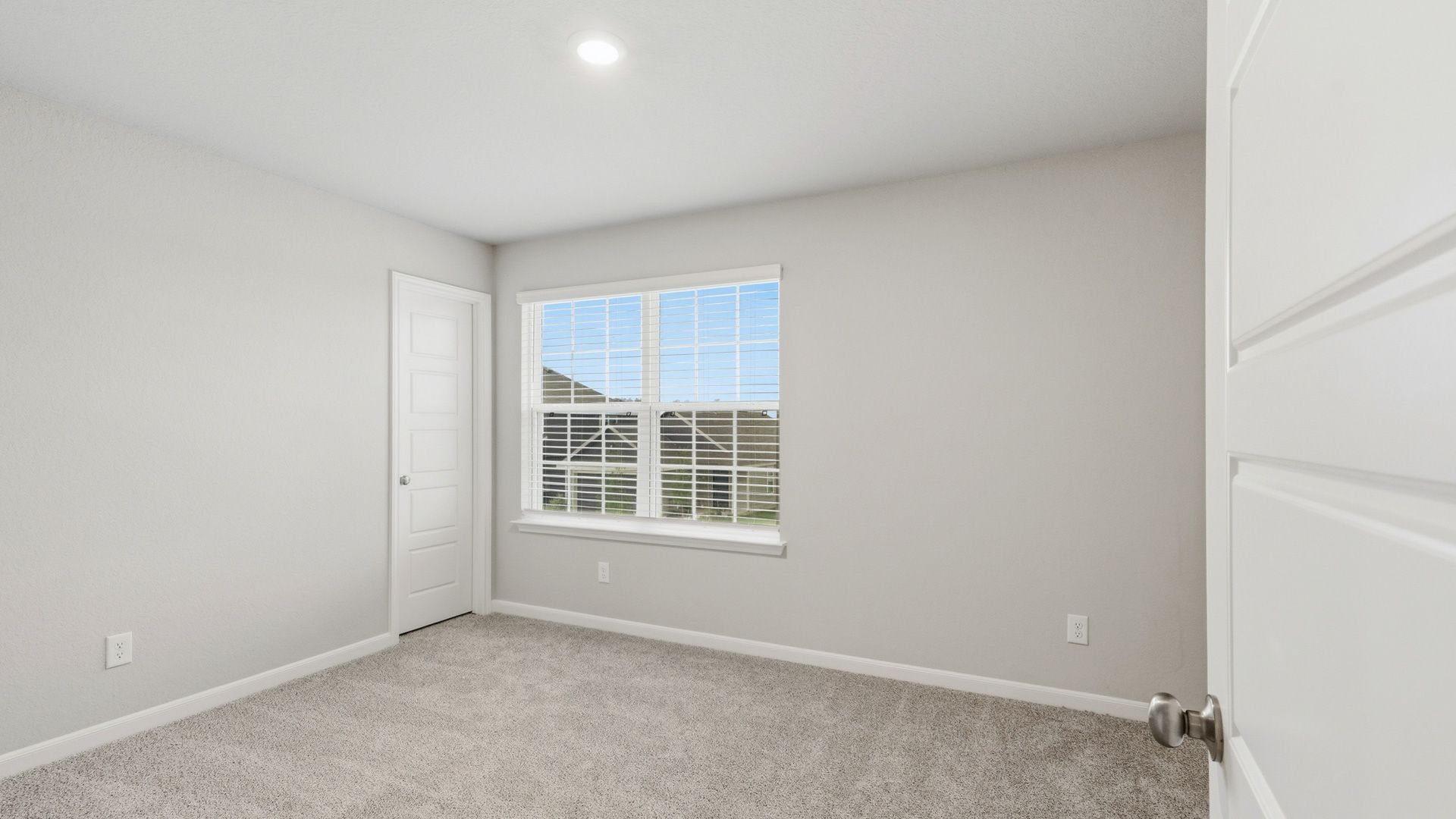 Secondary bedroom