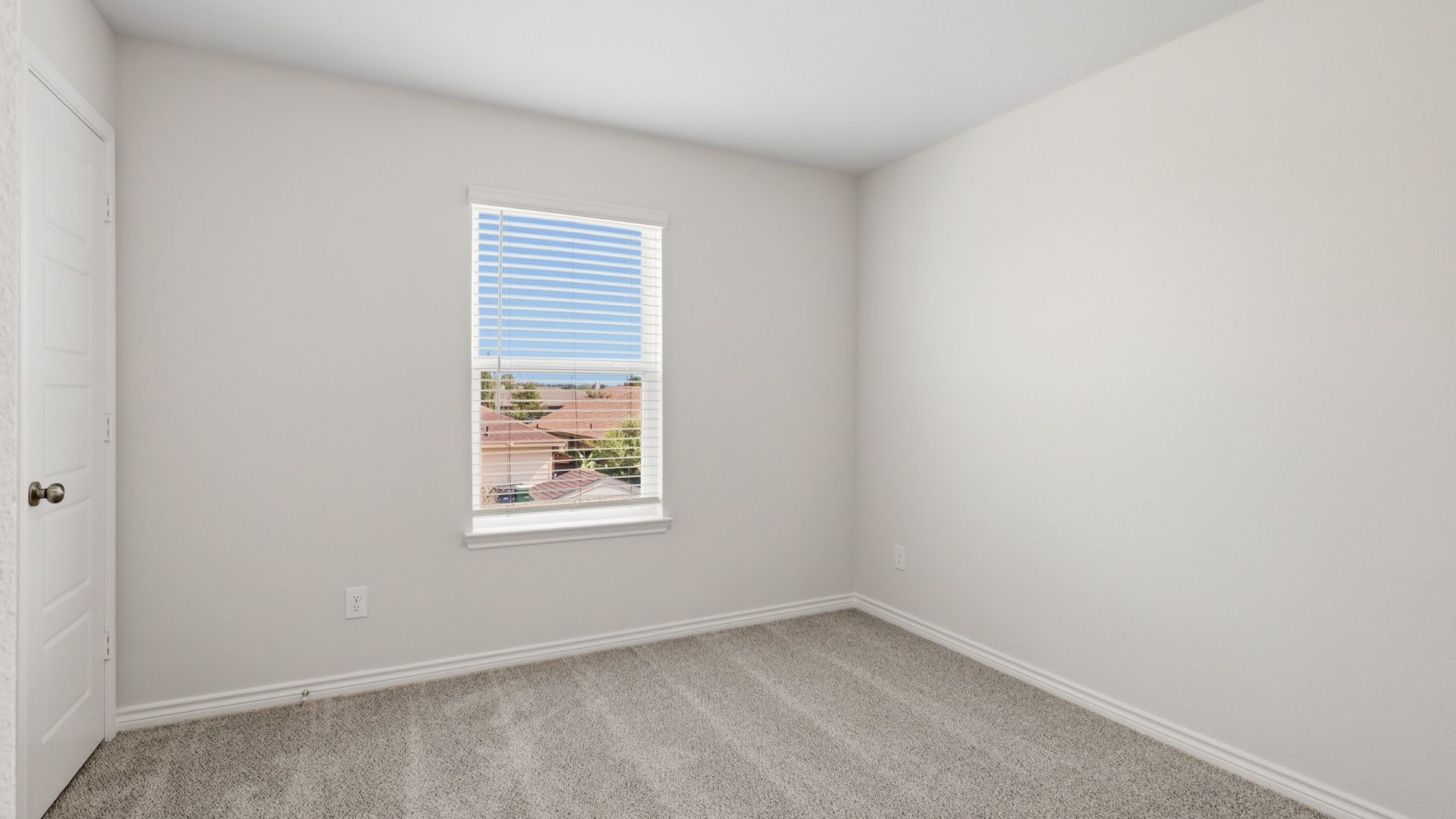 Secondary bedroom