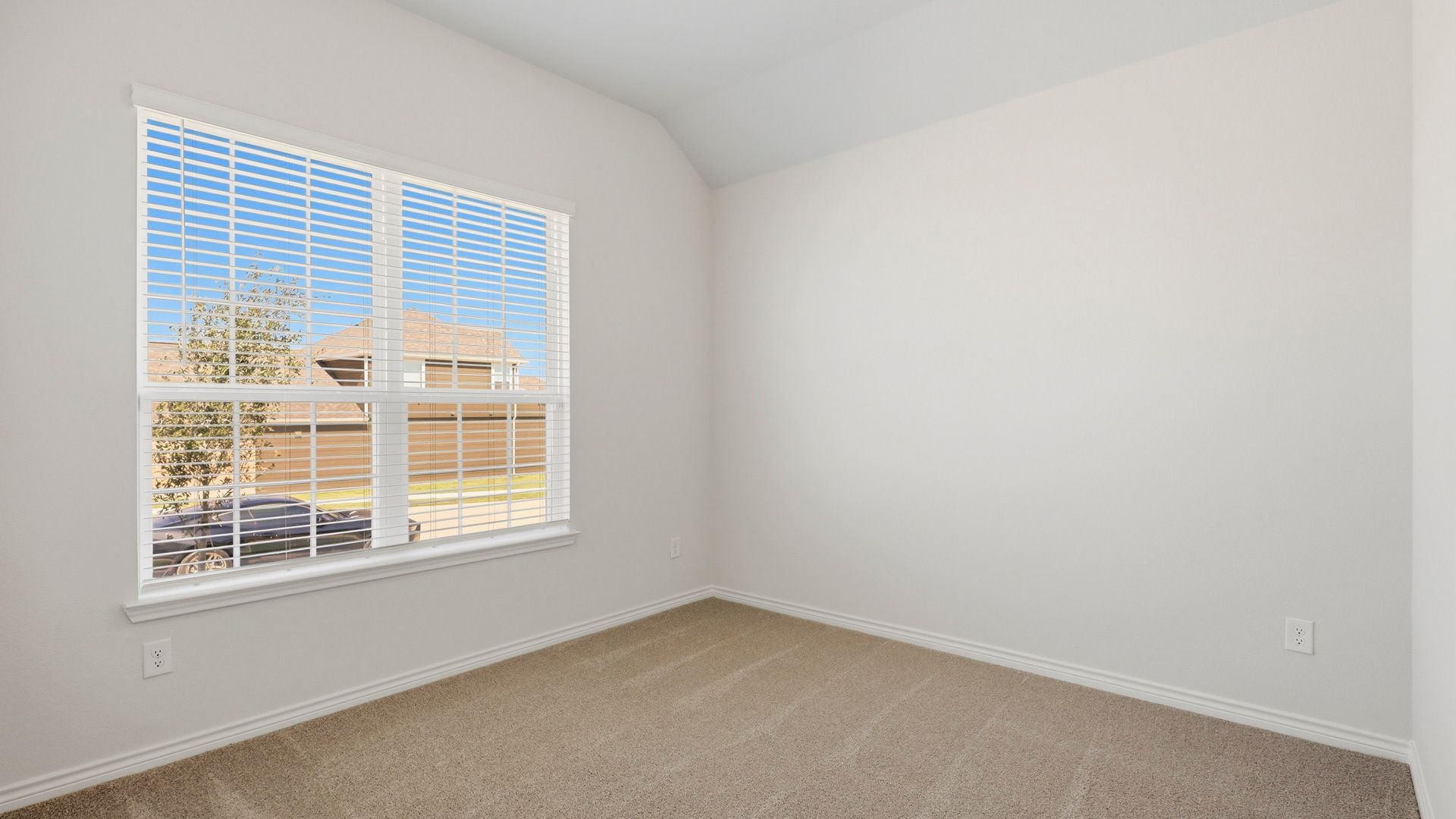 Secondary bedroom