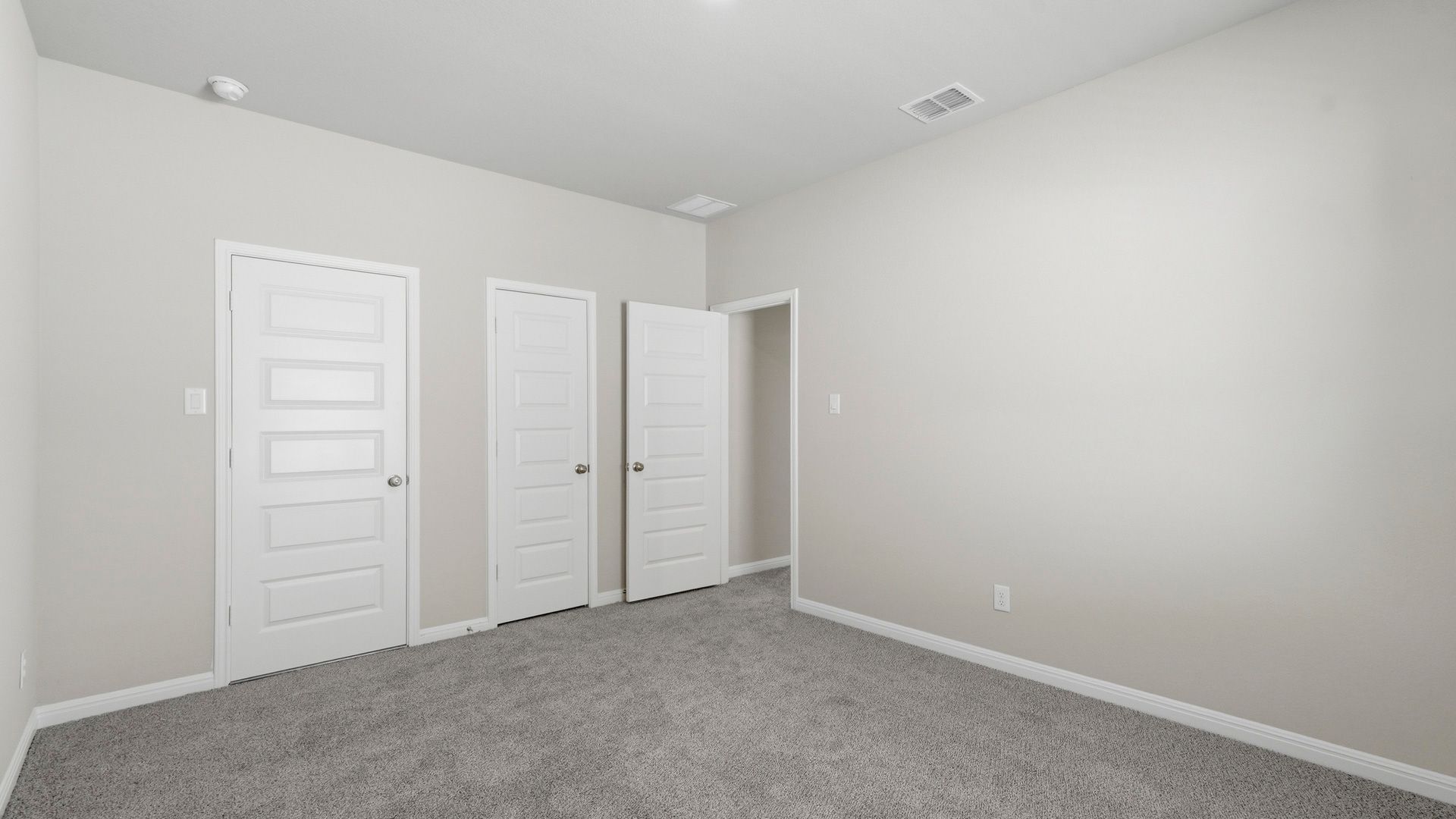 Secondary bedroom