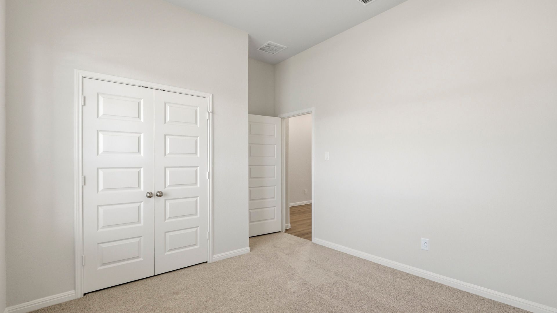 Secondary bedroom