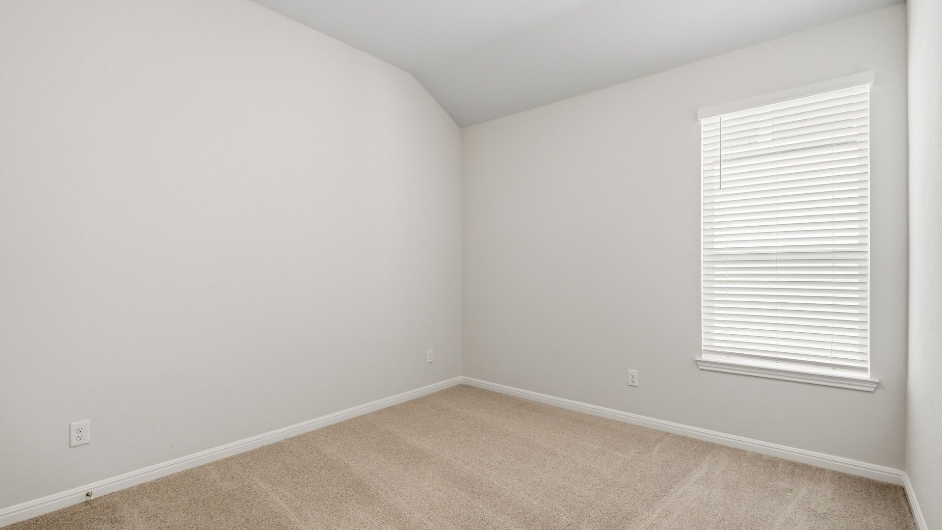 Secondary bedroom