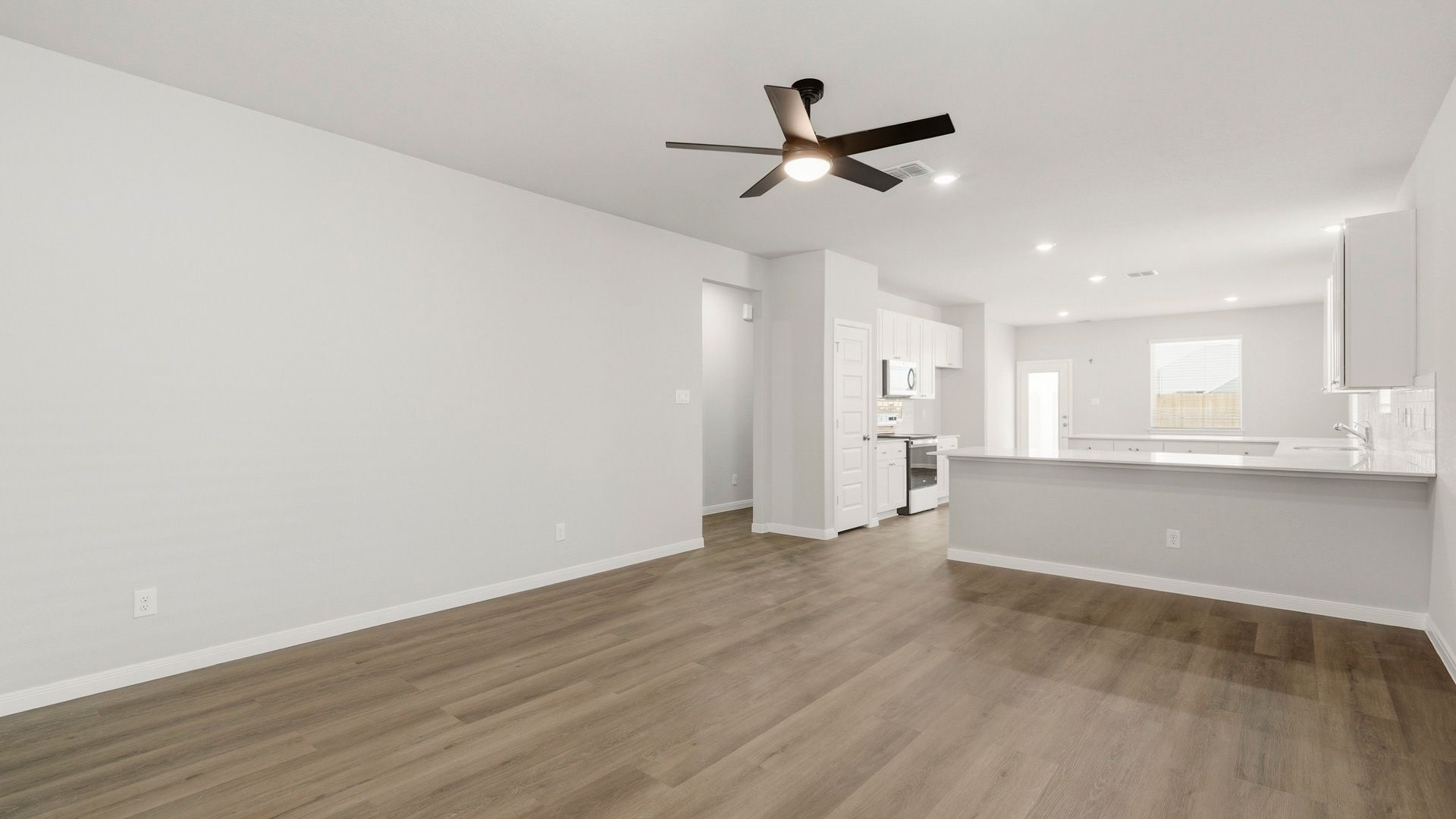 Family Room to dining area