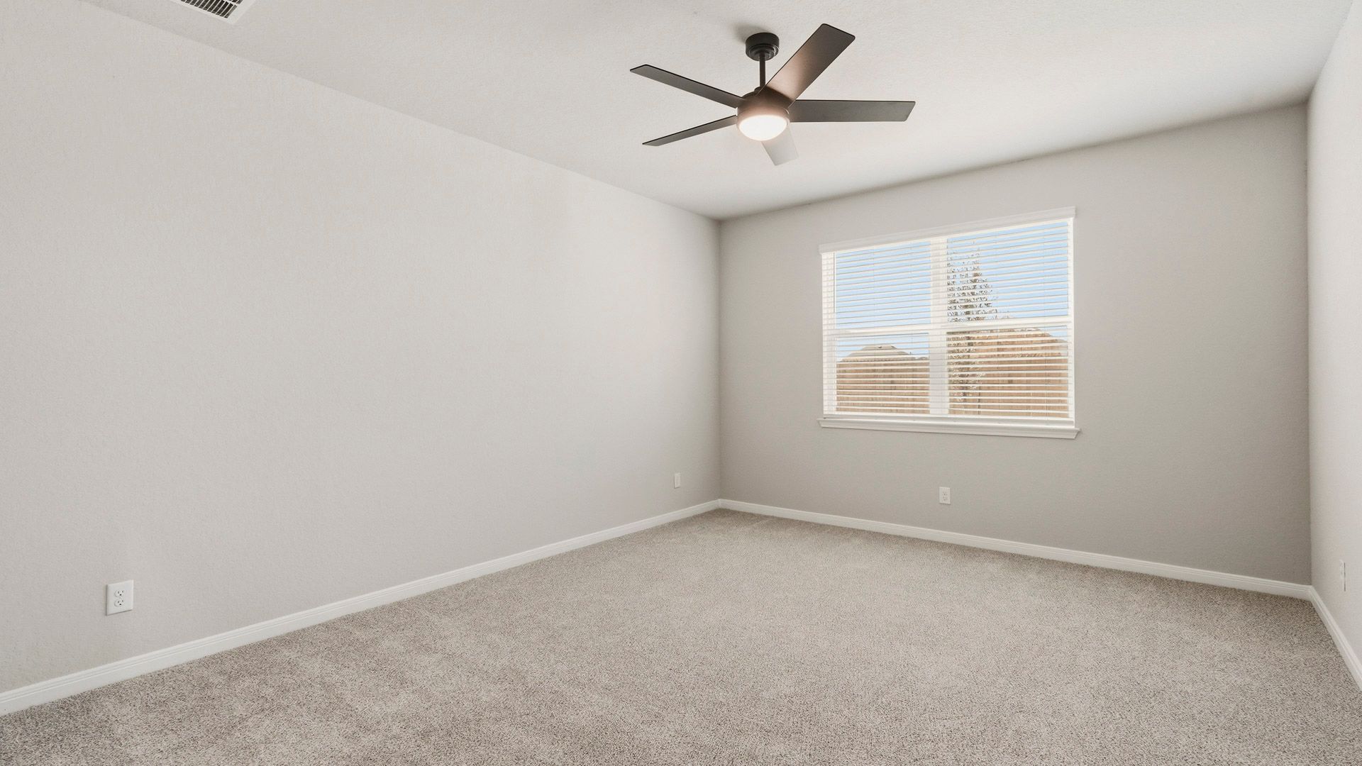 Secondary bedroom