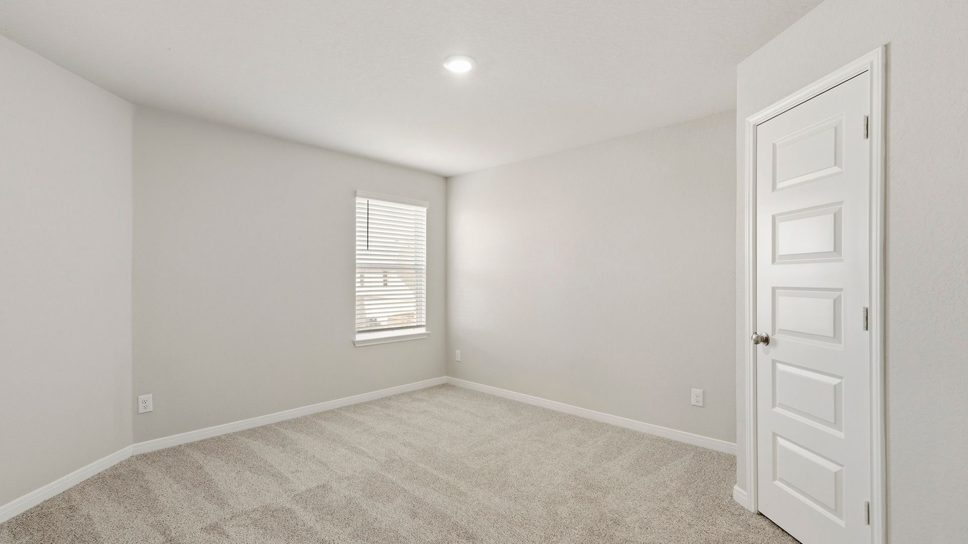 Secondary bedroom