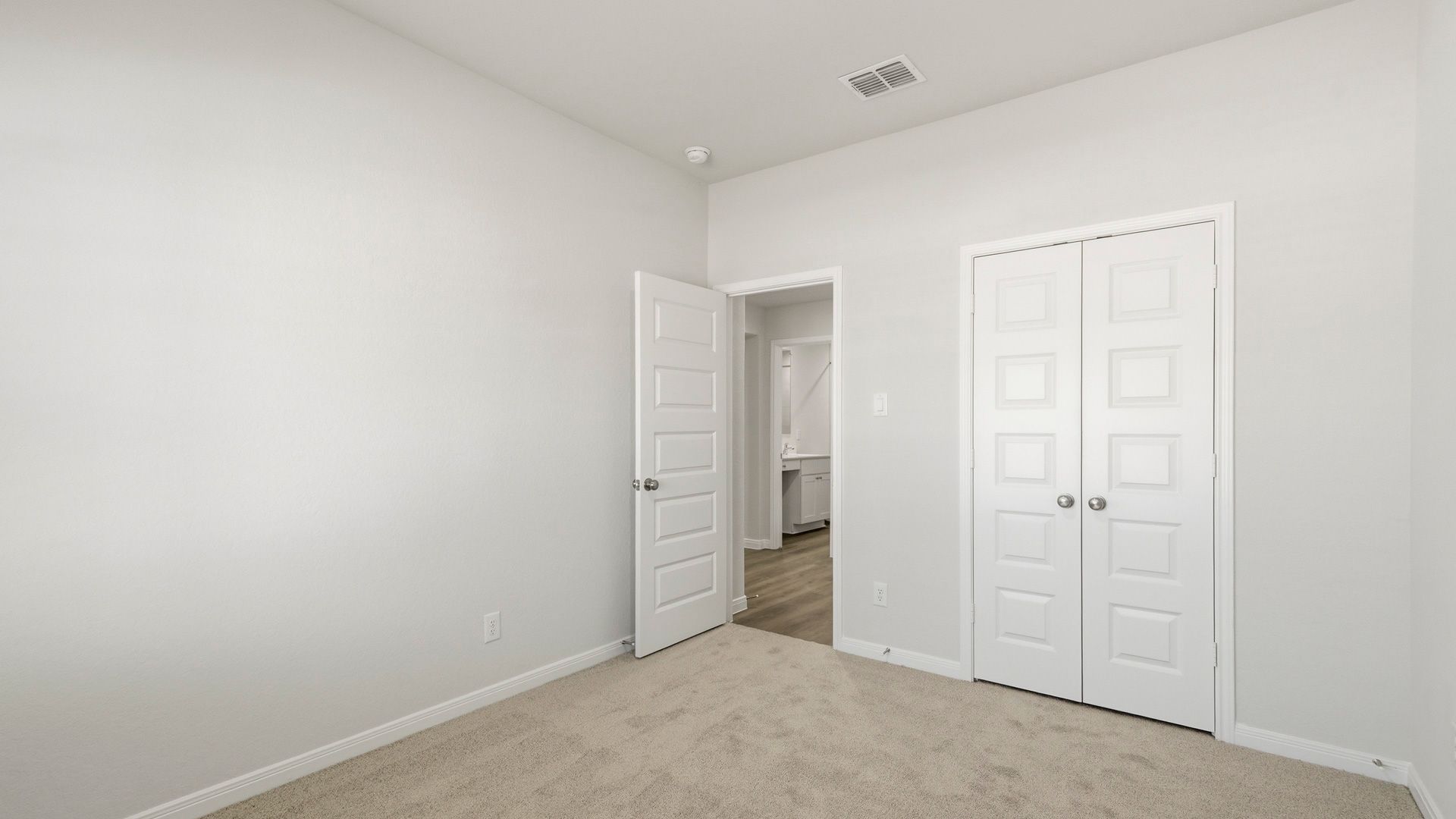 Secondary bedroom