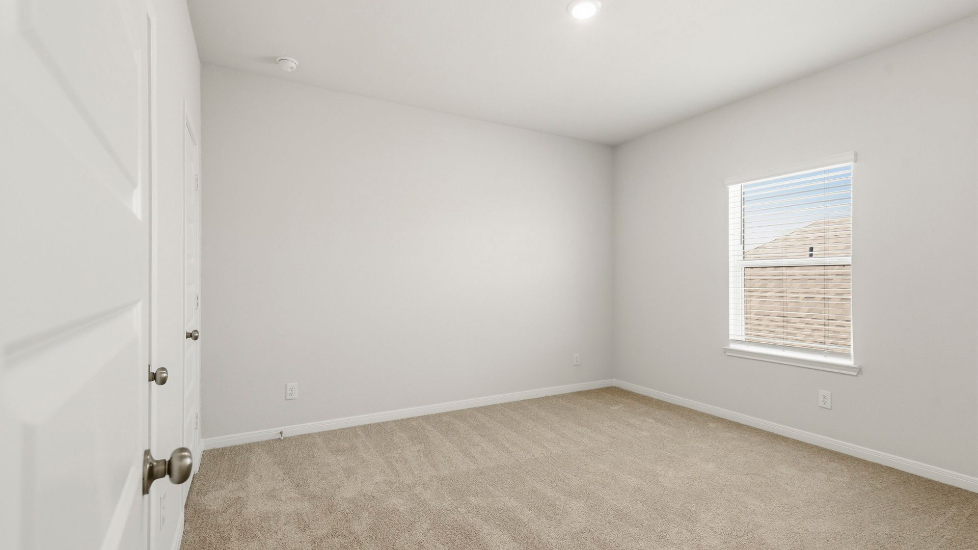Secondary bedroom