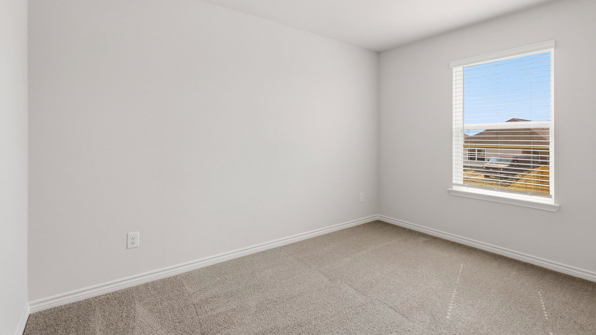 Secondary bedroom