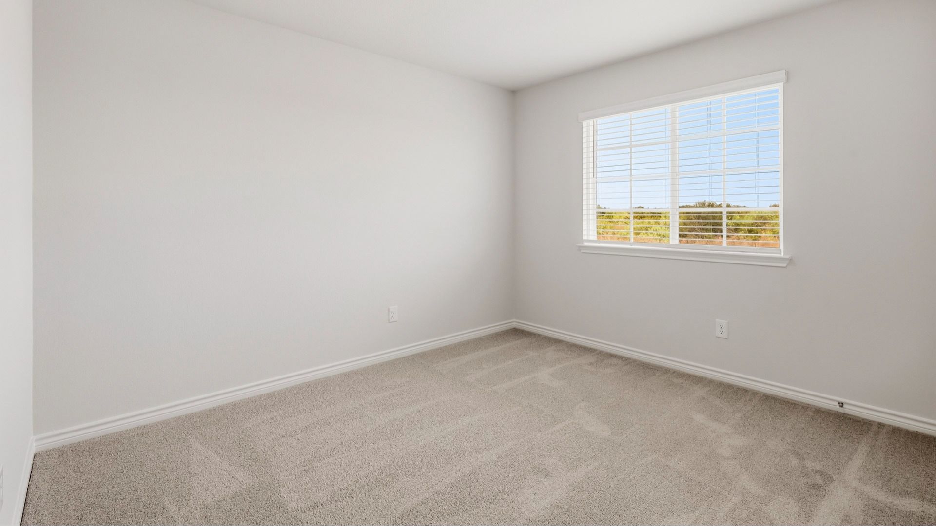 Secondary bedroom