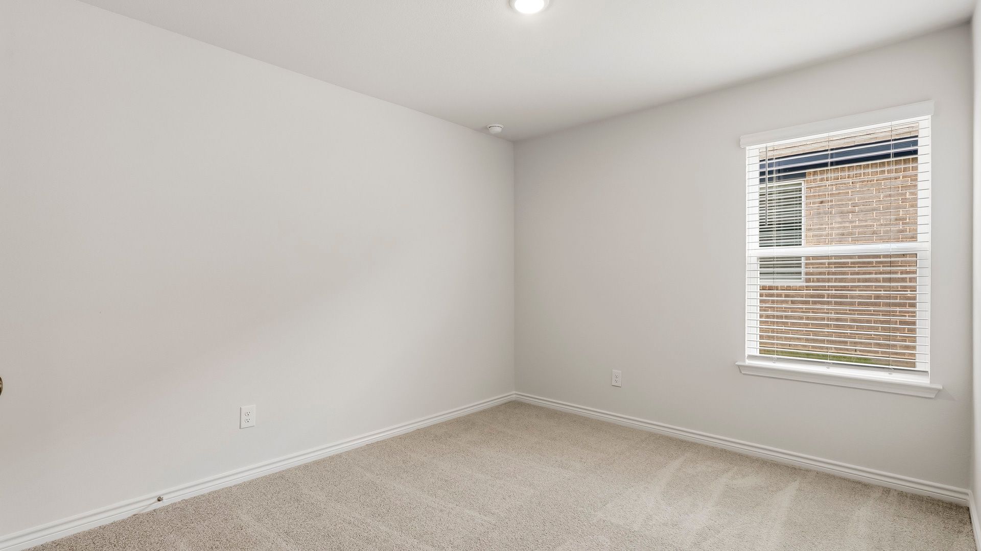 Secondary bedroom