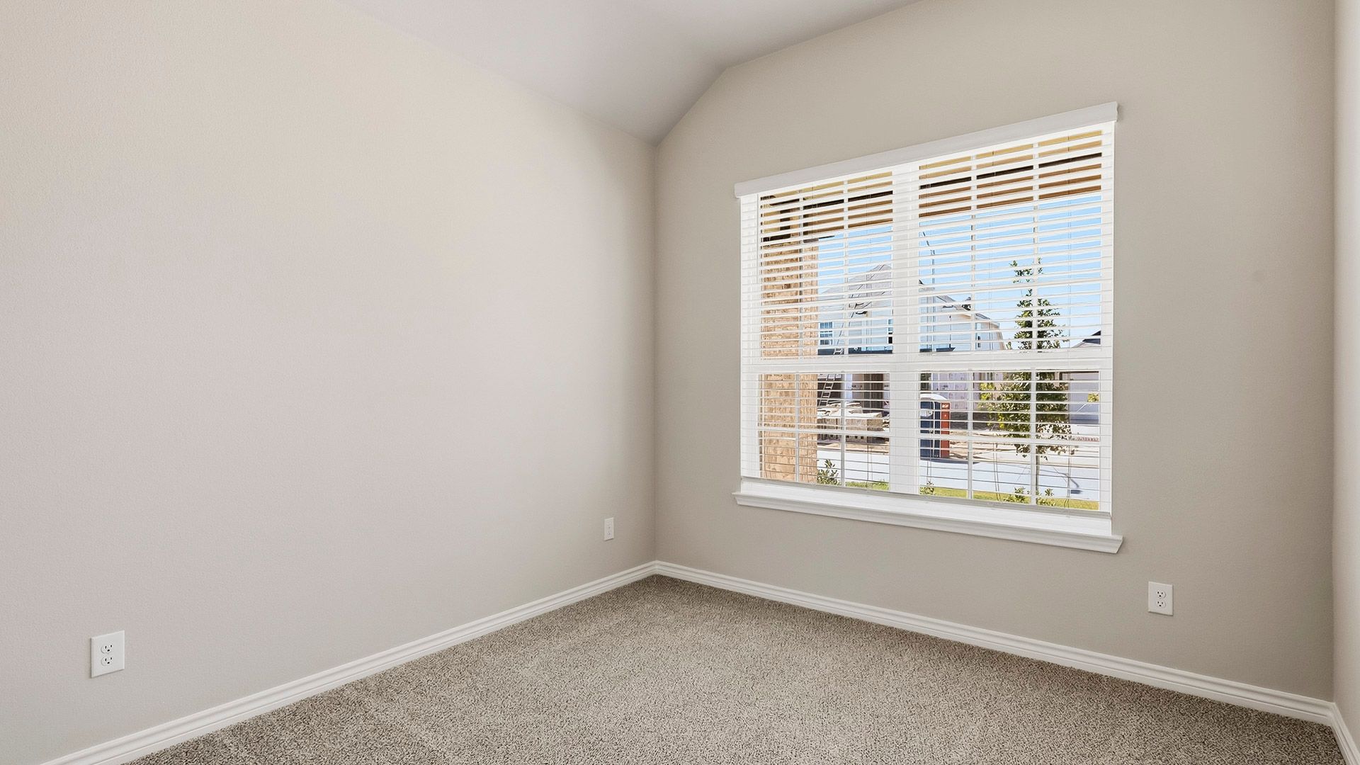 Secondary bedroom