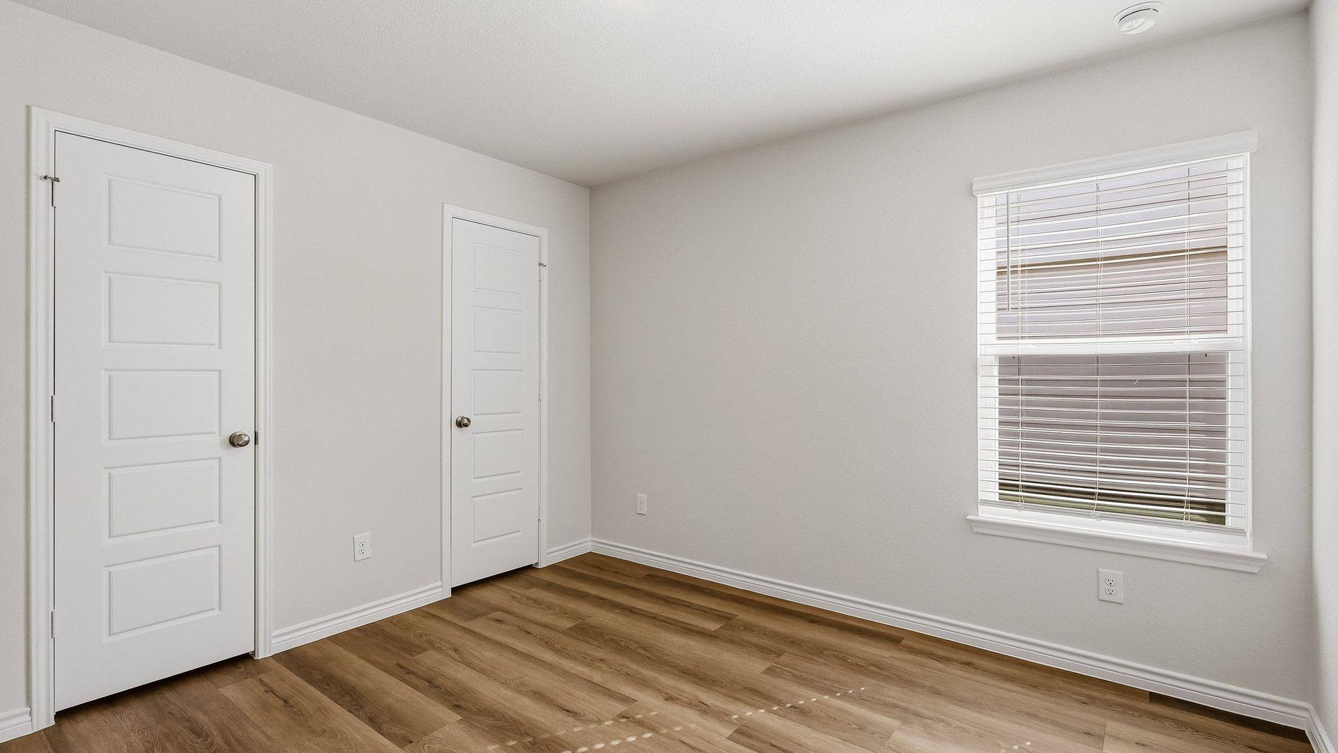 Secondary bedroom