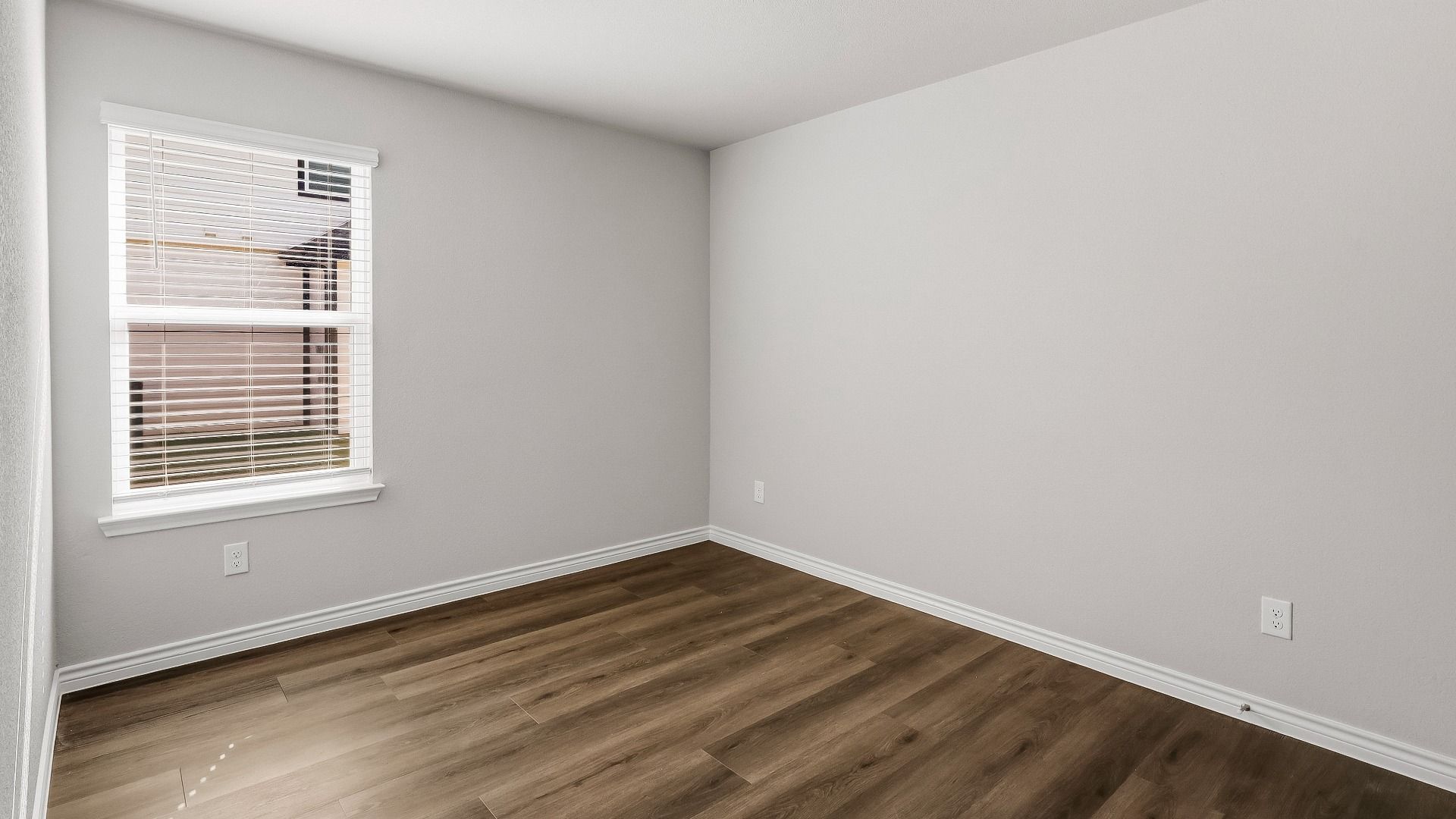 Secondary bedroom