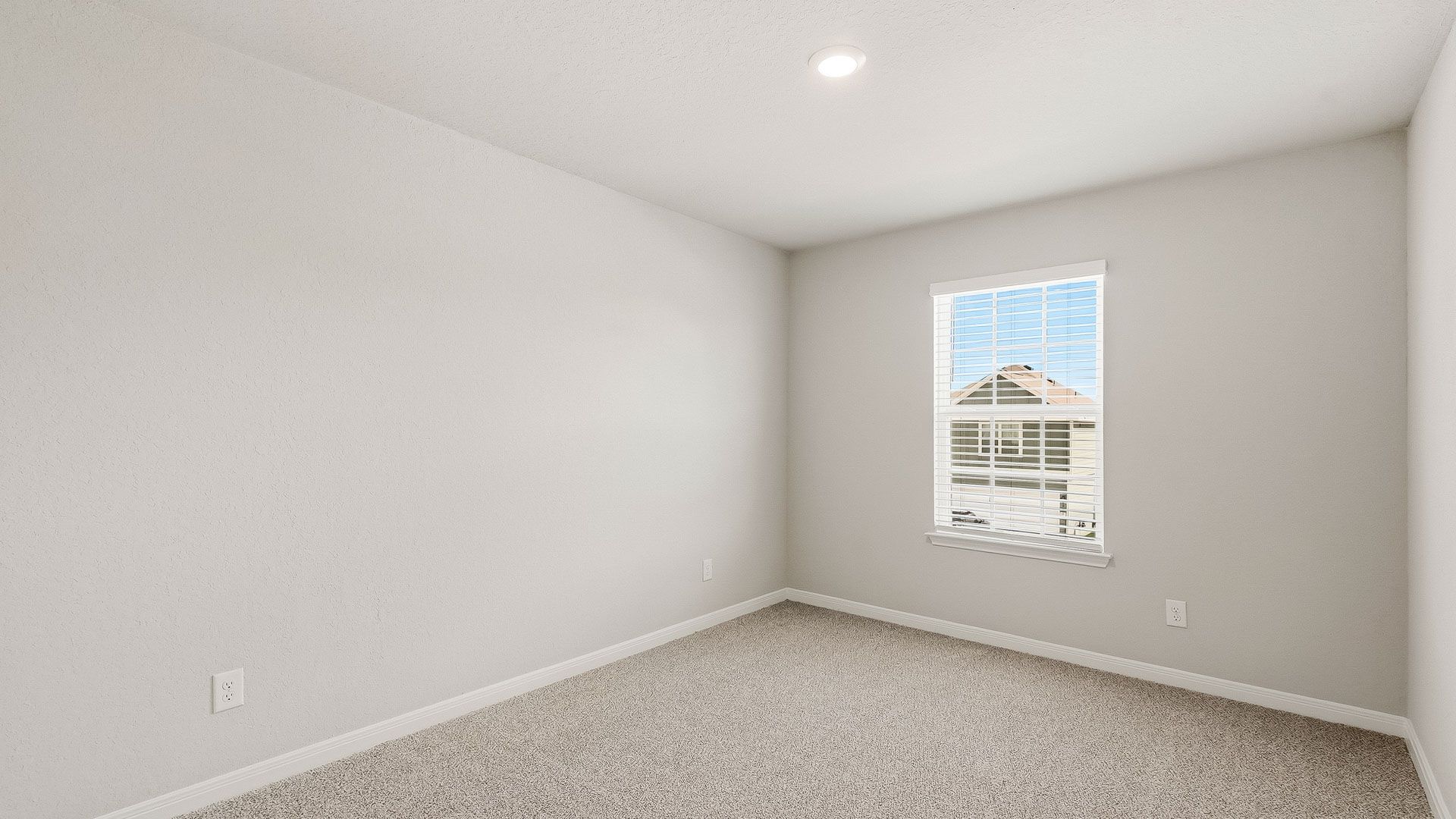 Secondary bedroom
