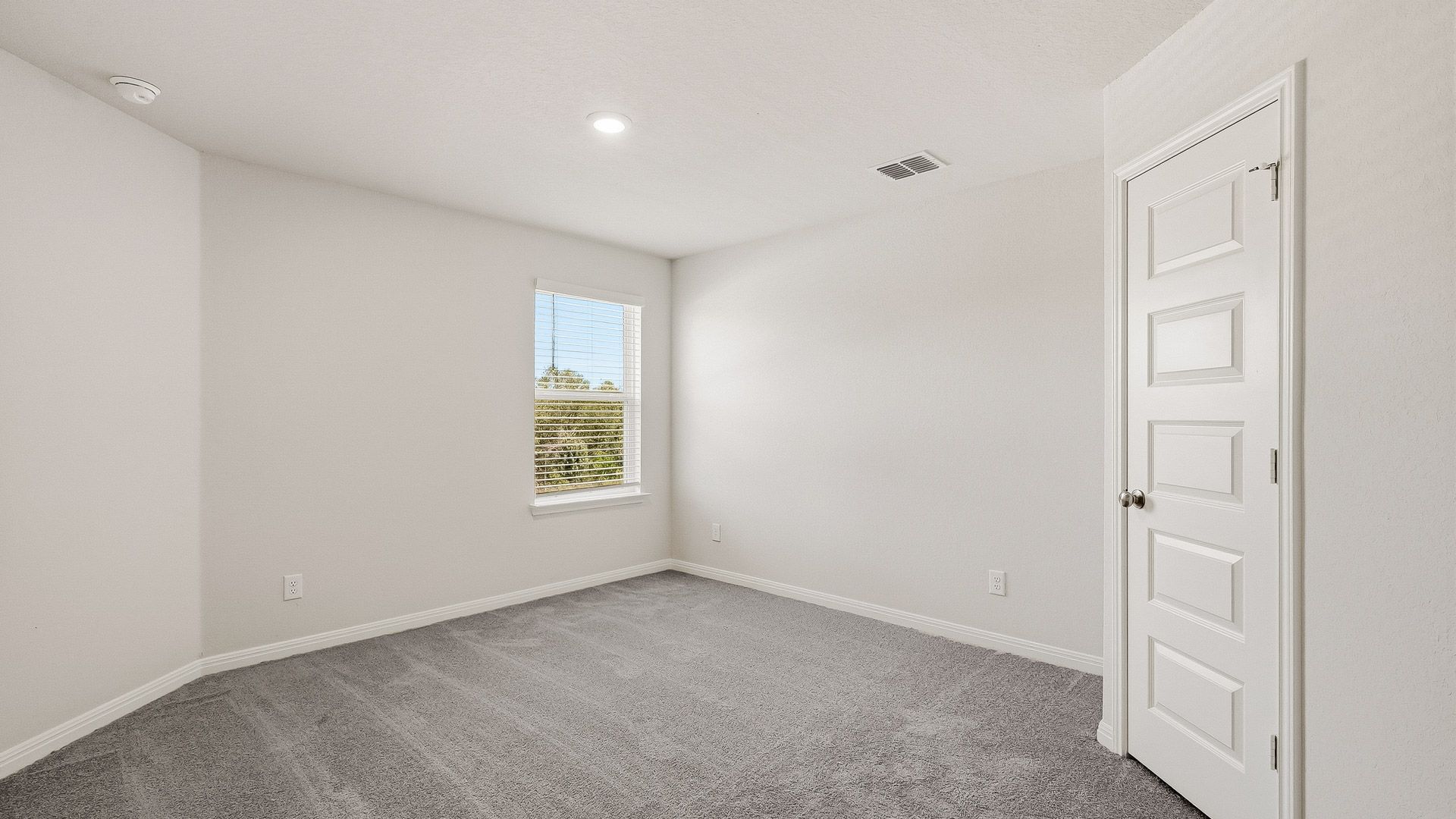 Secondary bedroom