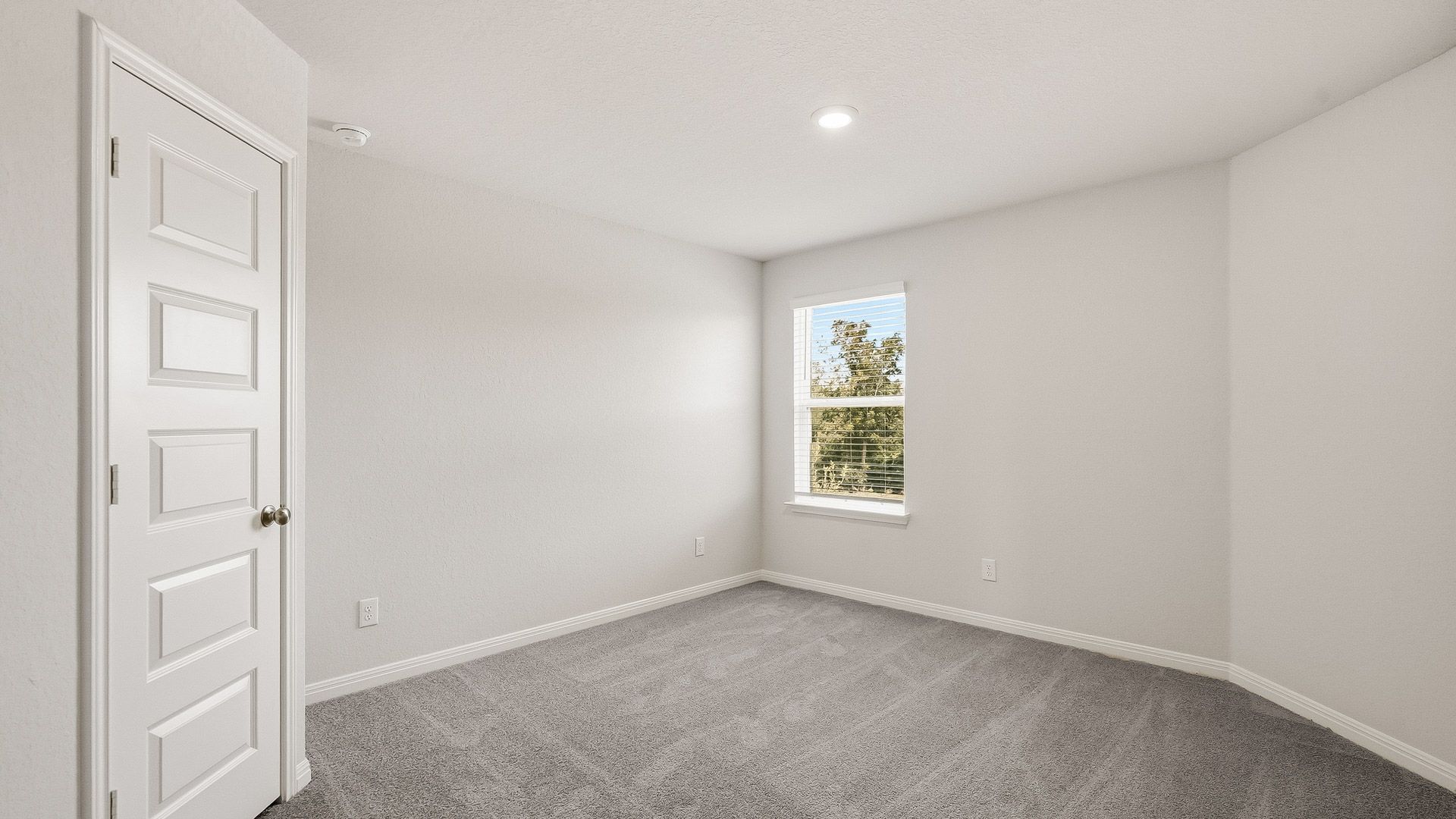 Secondary bedroom