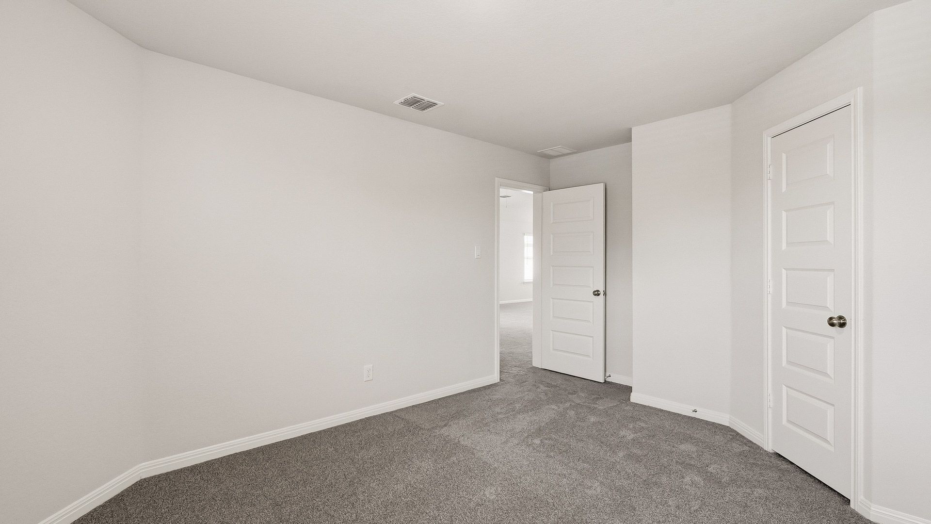 Secondary bedroom