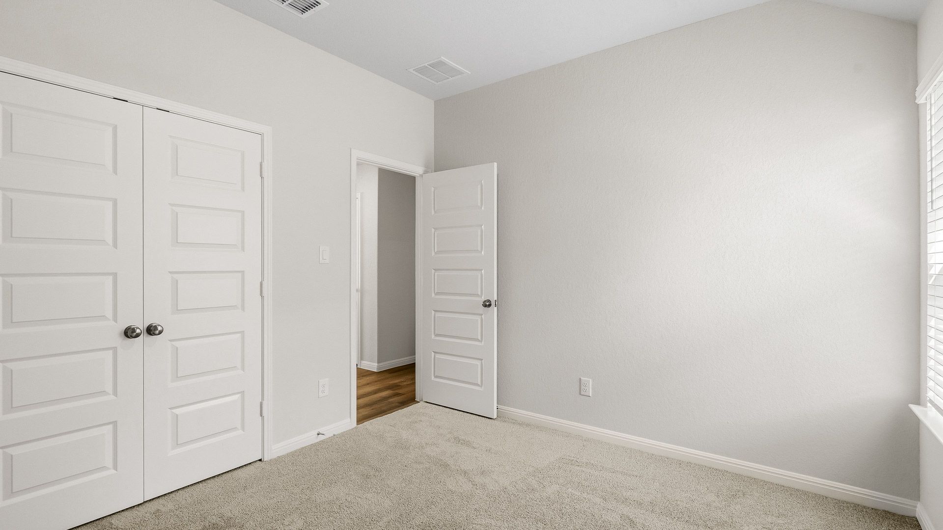 Secondary bedroom