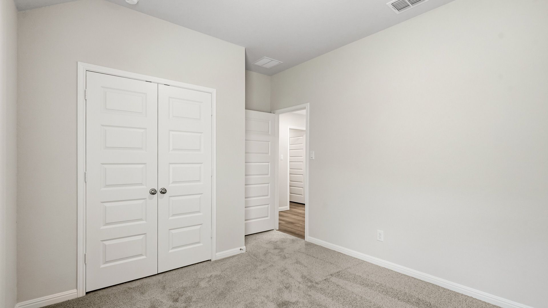 Secondary bedroom