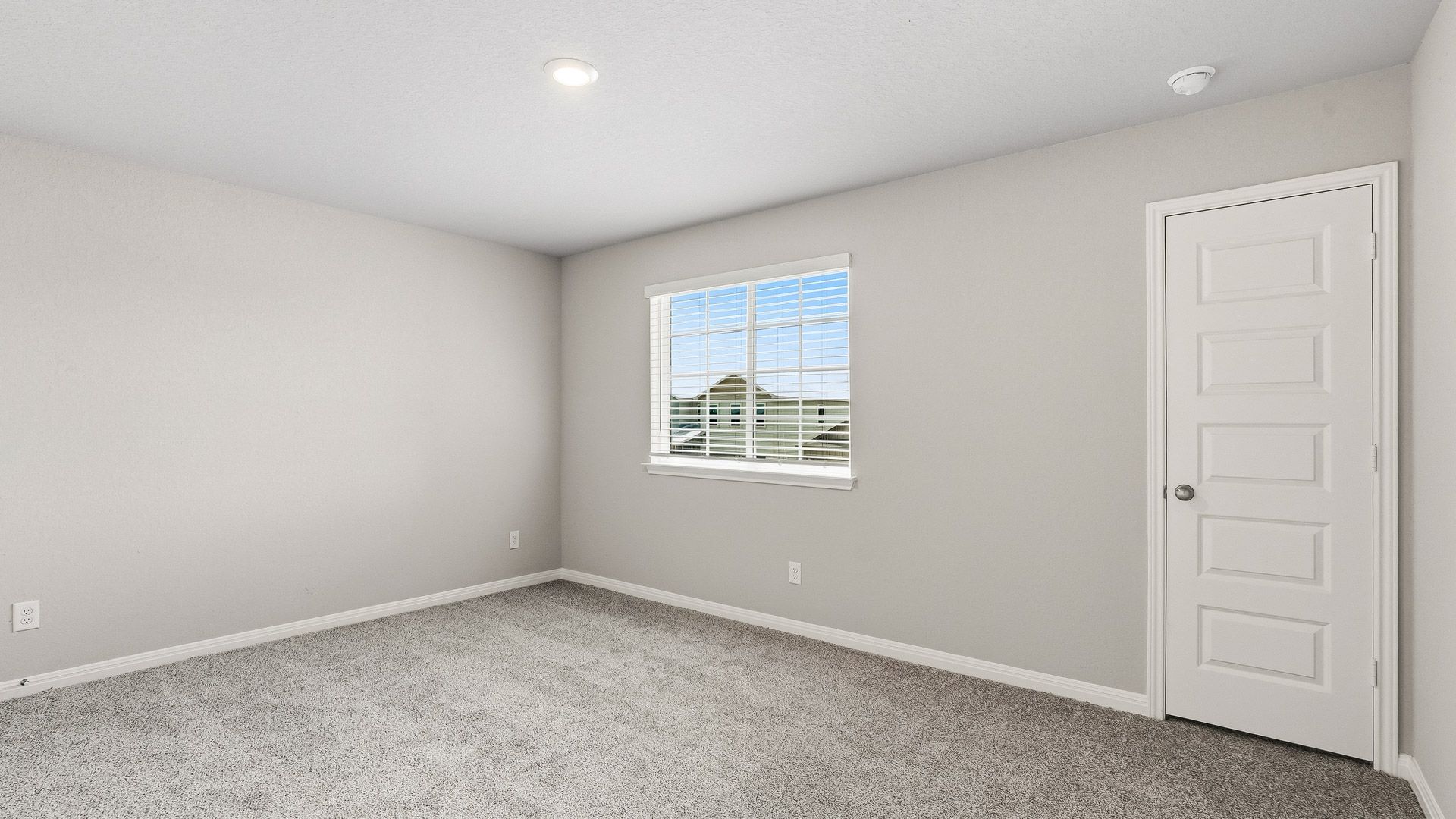 Secondary bedroom