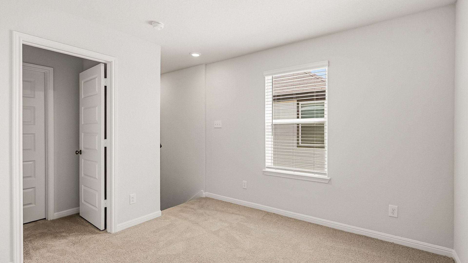 Secondary bedroom