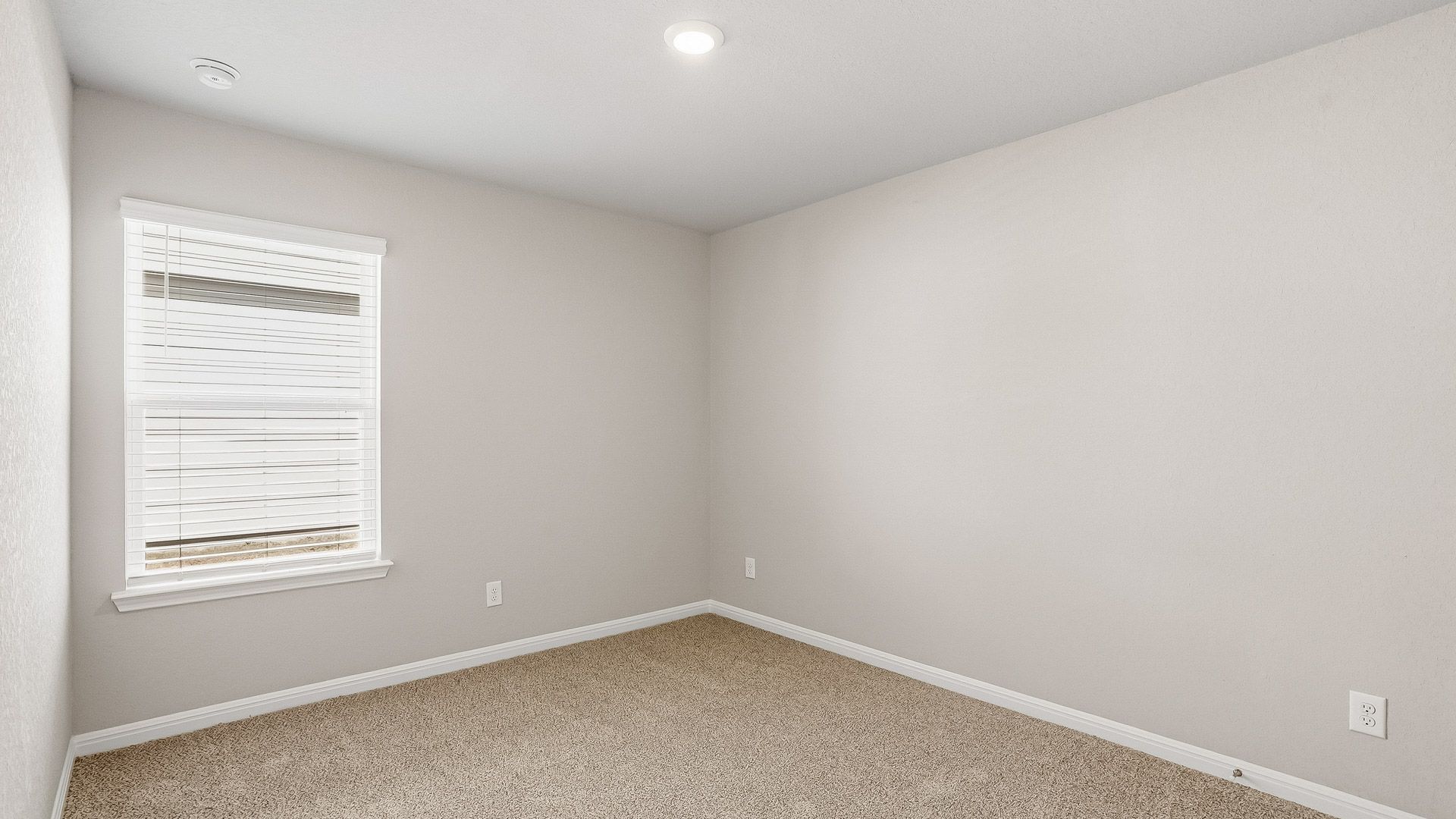Secondary bedroom