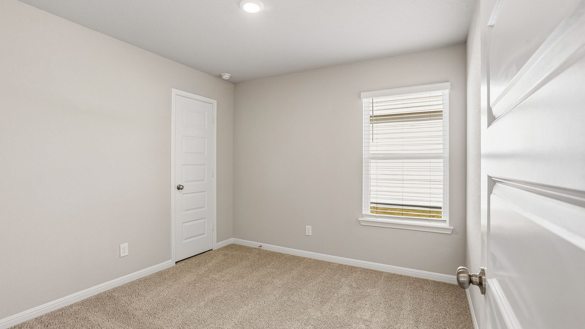 Secondary bedroom